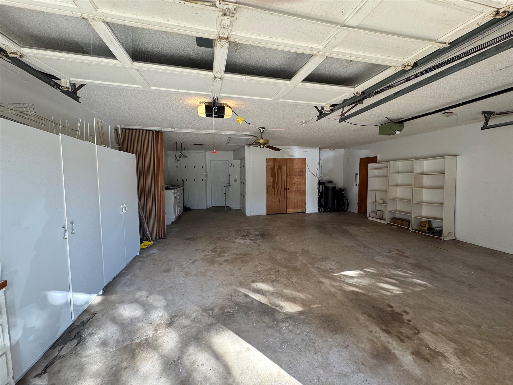 104 Bluebird LN, Highland Haven, TX 78654