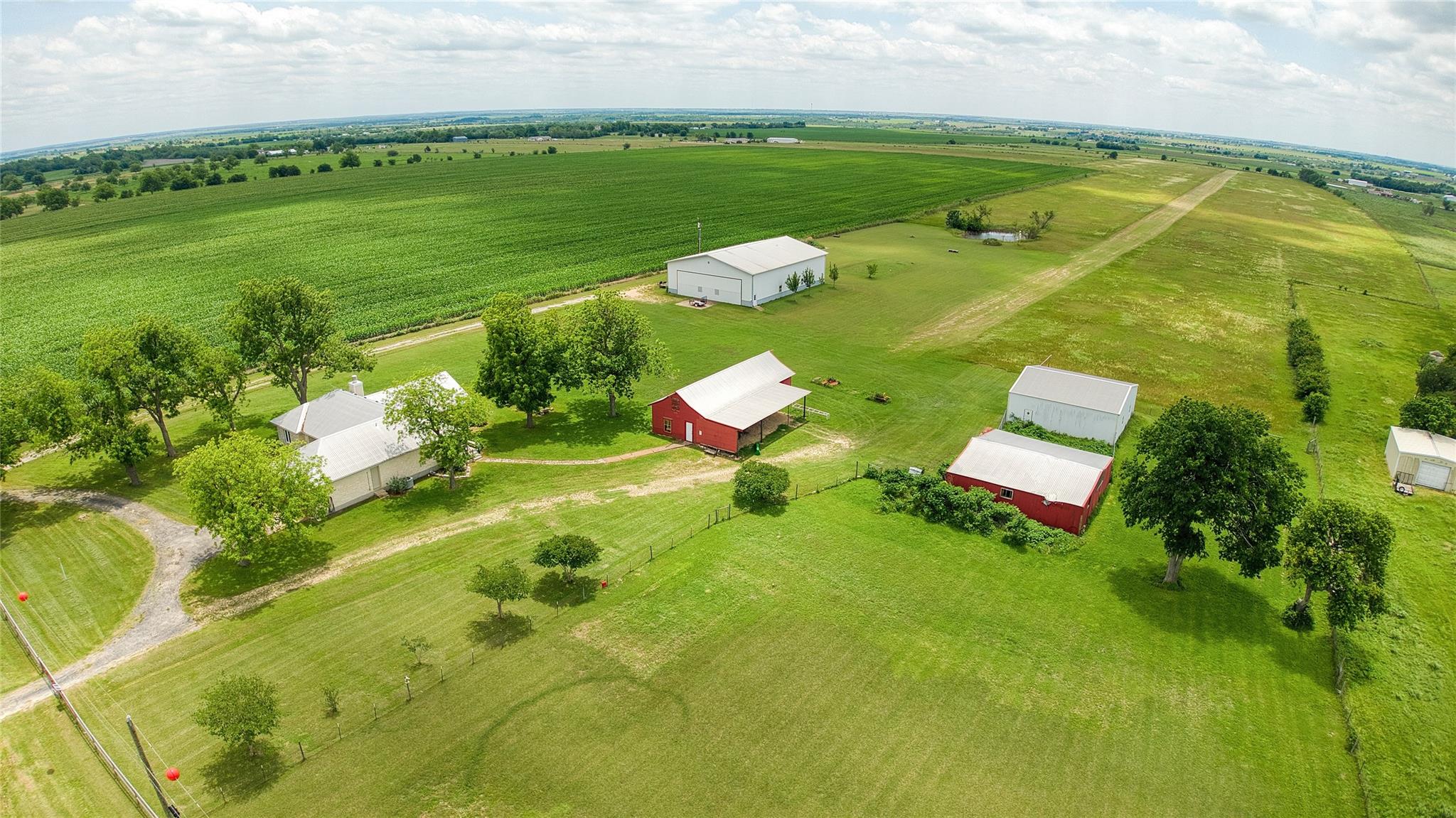 1005 E Buttercup RD, Taylor, TX 76574