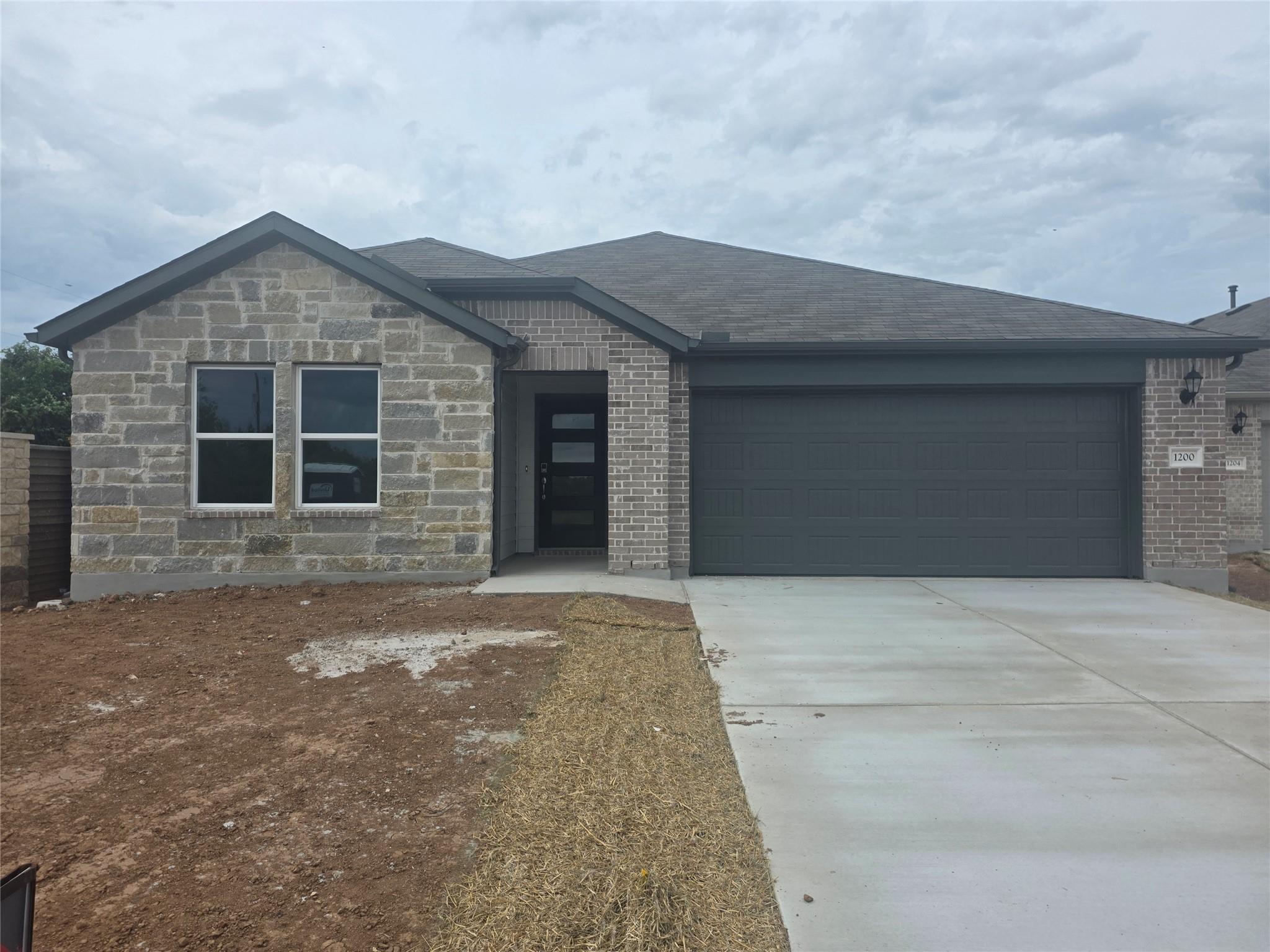 1200 Crumpton DR, Pflugerville, TX 78660