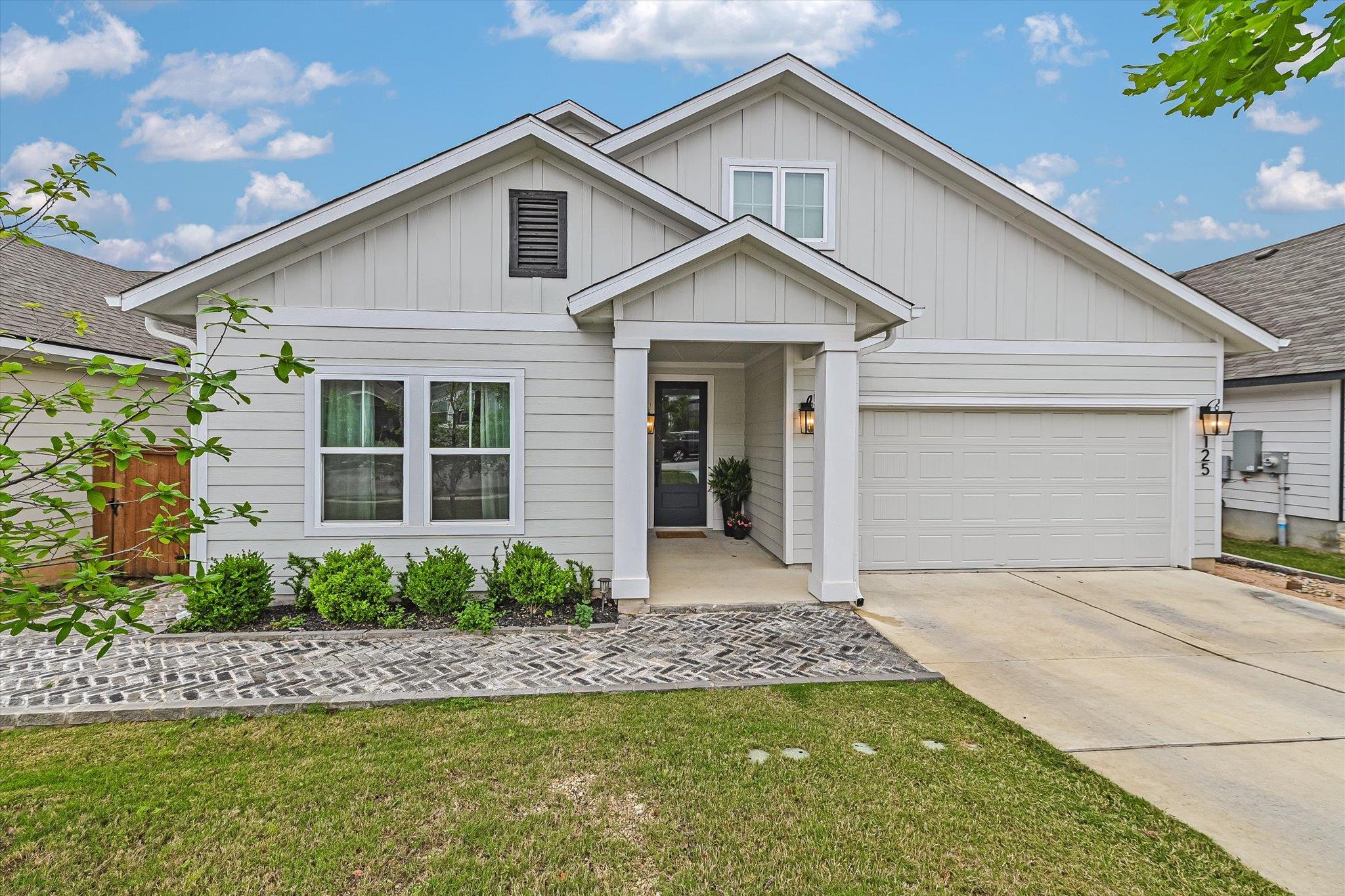 125 Broken Oak DR, Liberty Hill, TX 78642