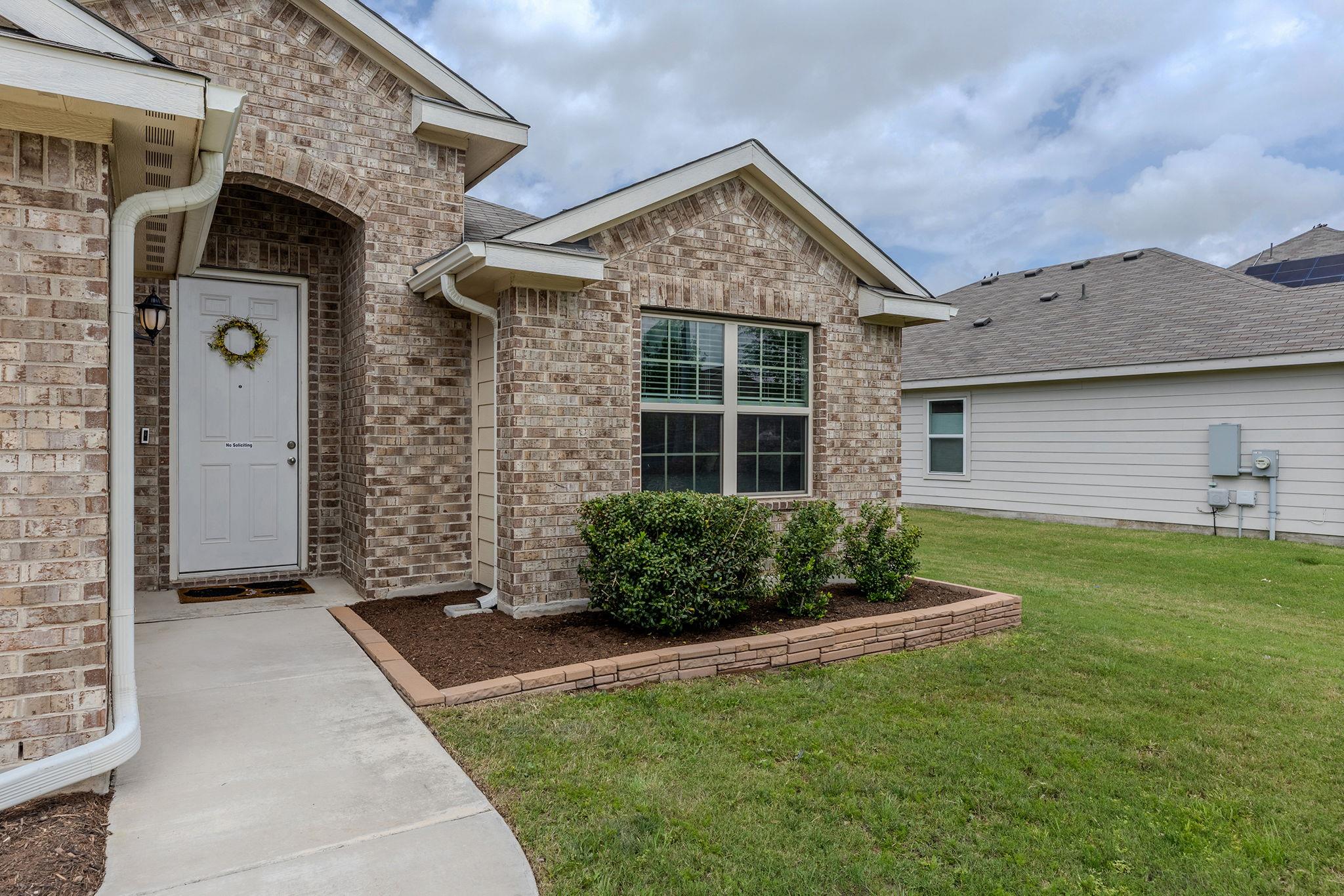 105 Balsam ST, Hutto, TX 78634