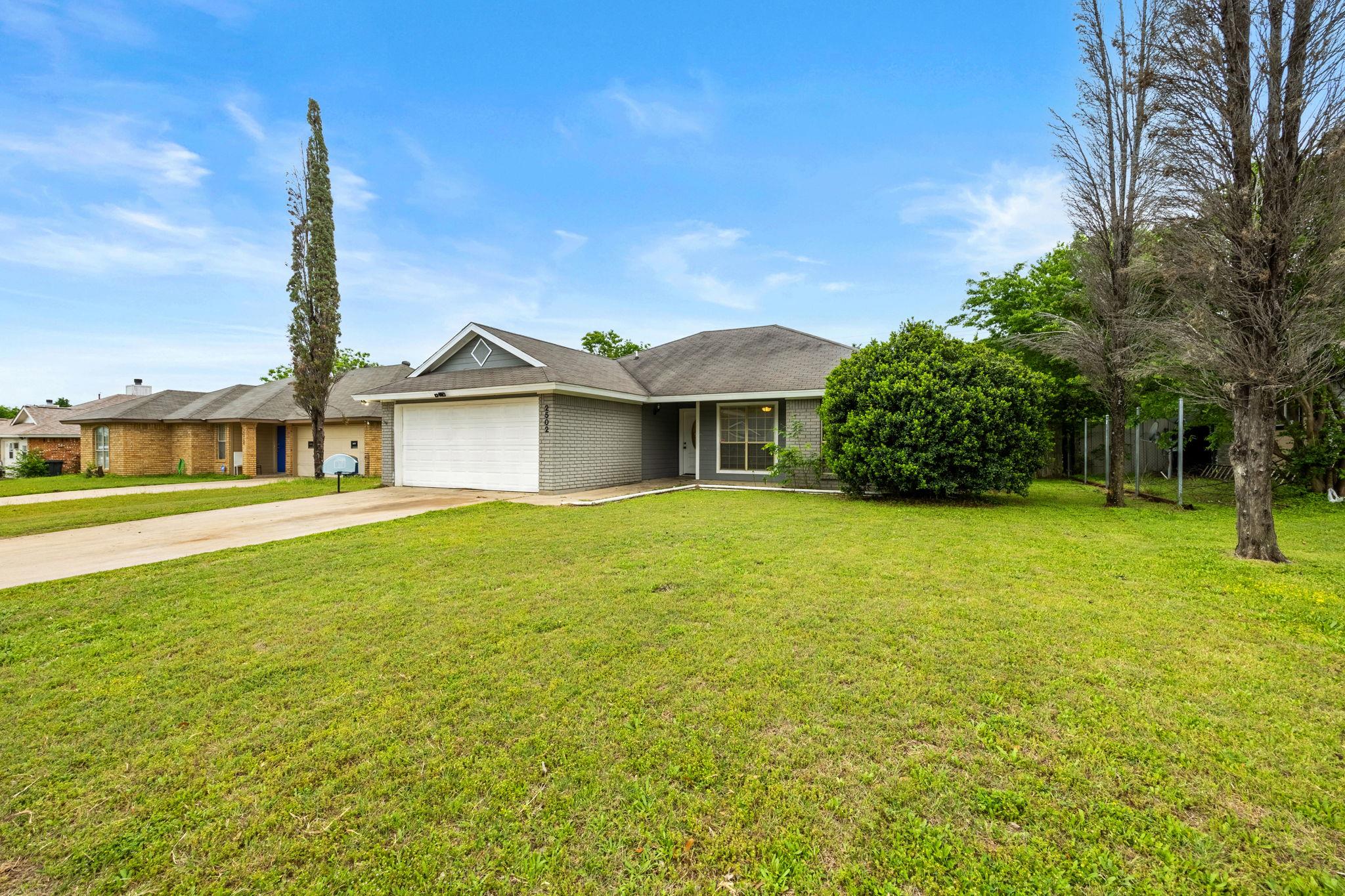 2502 Coach DR, Killeen, TX 76543