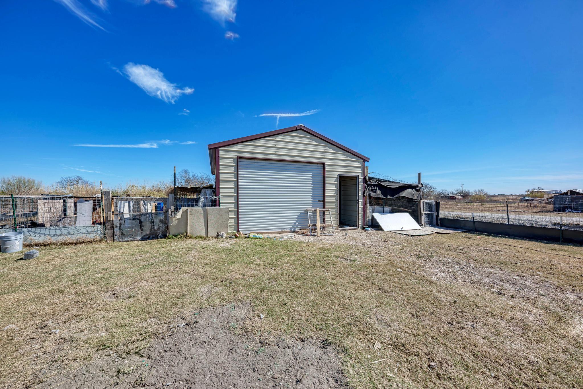 20113 Maynard CT, Coupland, TX 78615