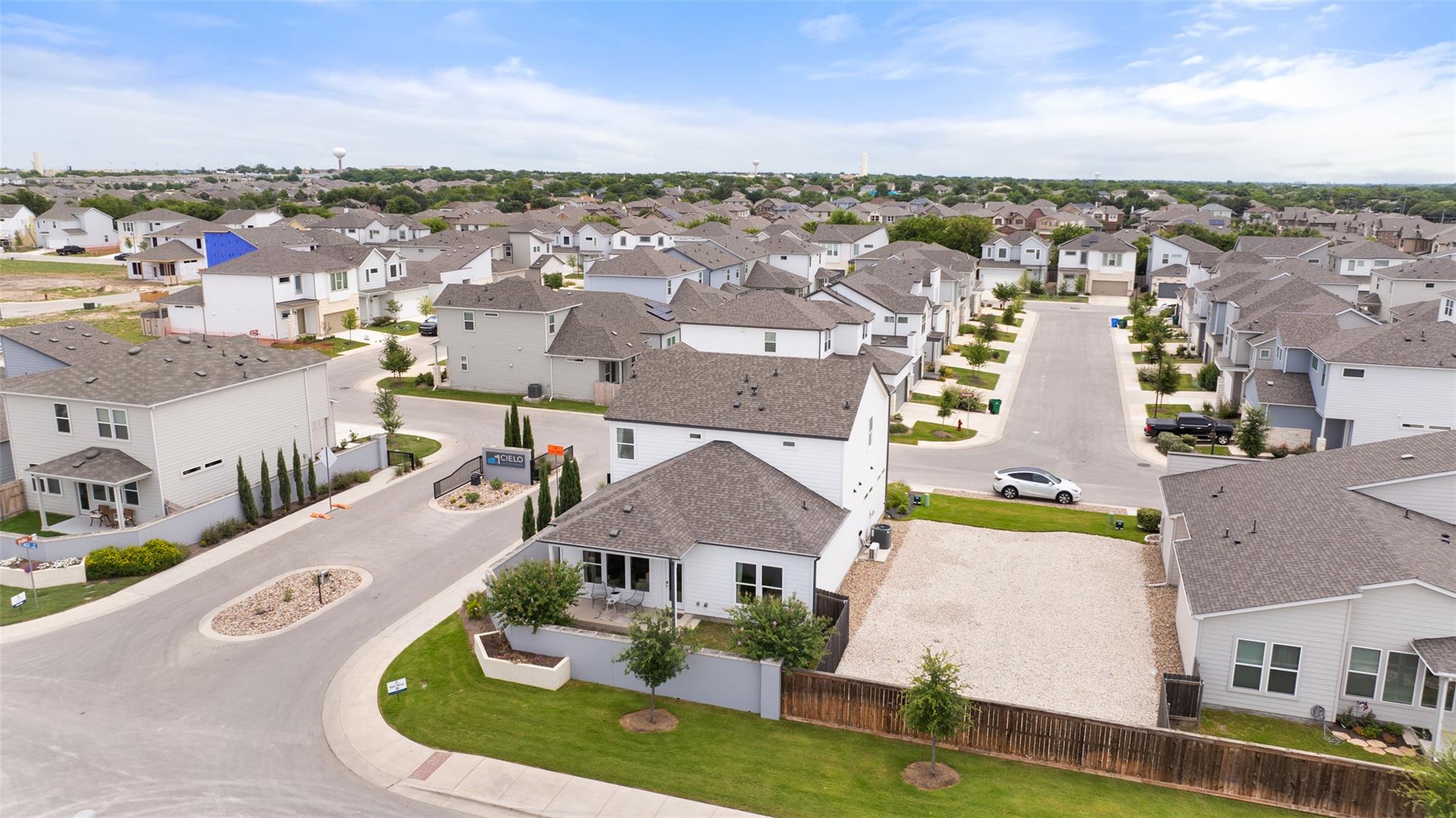17504 Emperador DR, Round Rock, TX 78664