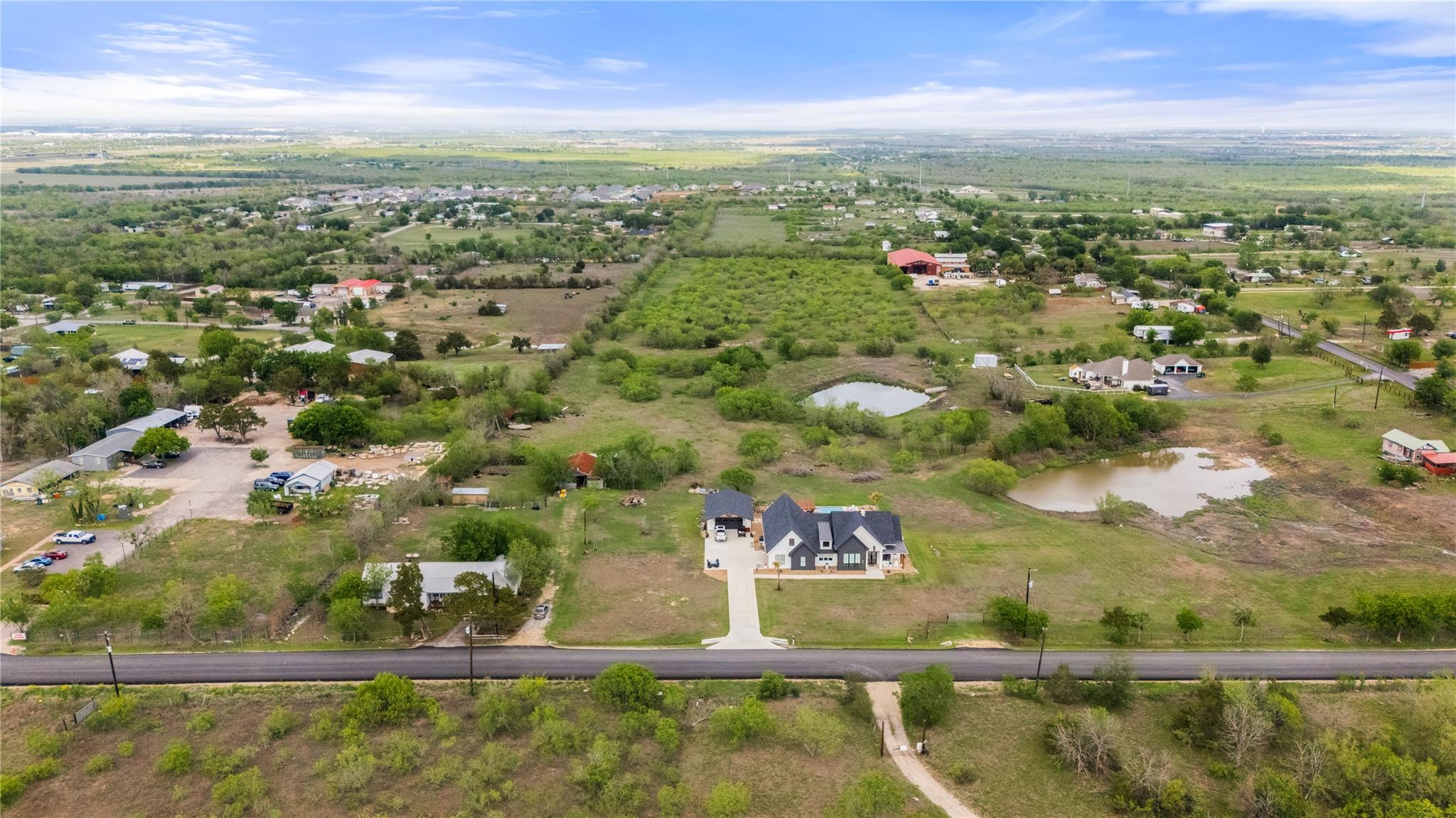 8802 Evelyn RD, Buda, TX 78610