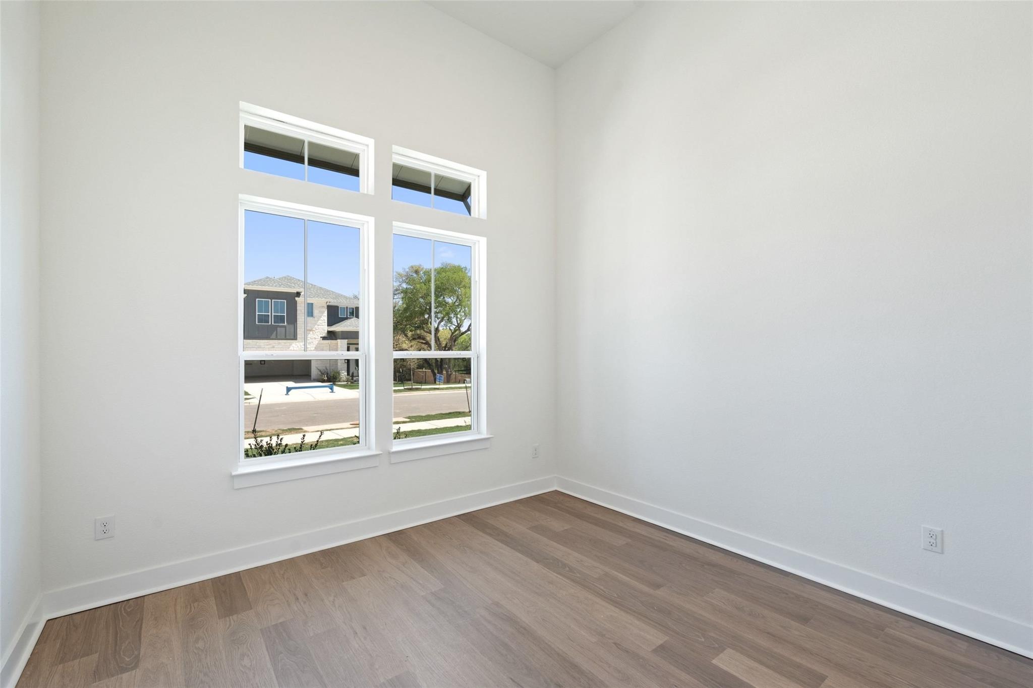 325 San Saba DR, Buda, TX 78610