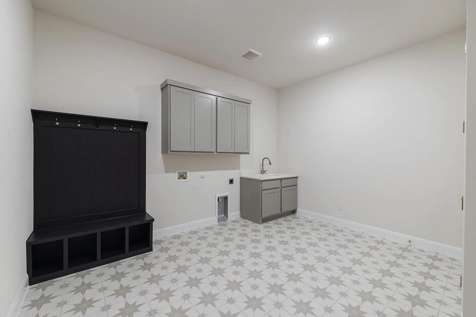 502 Grazing CT, Liberty Hill, TX 78642