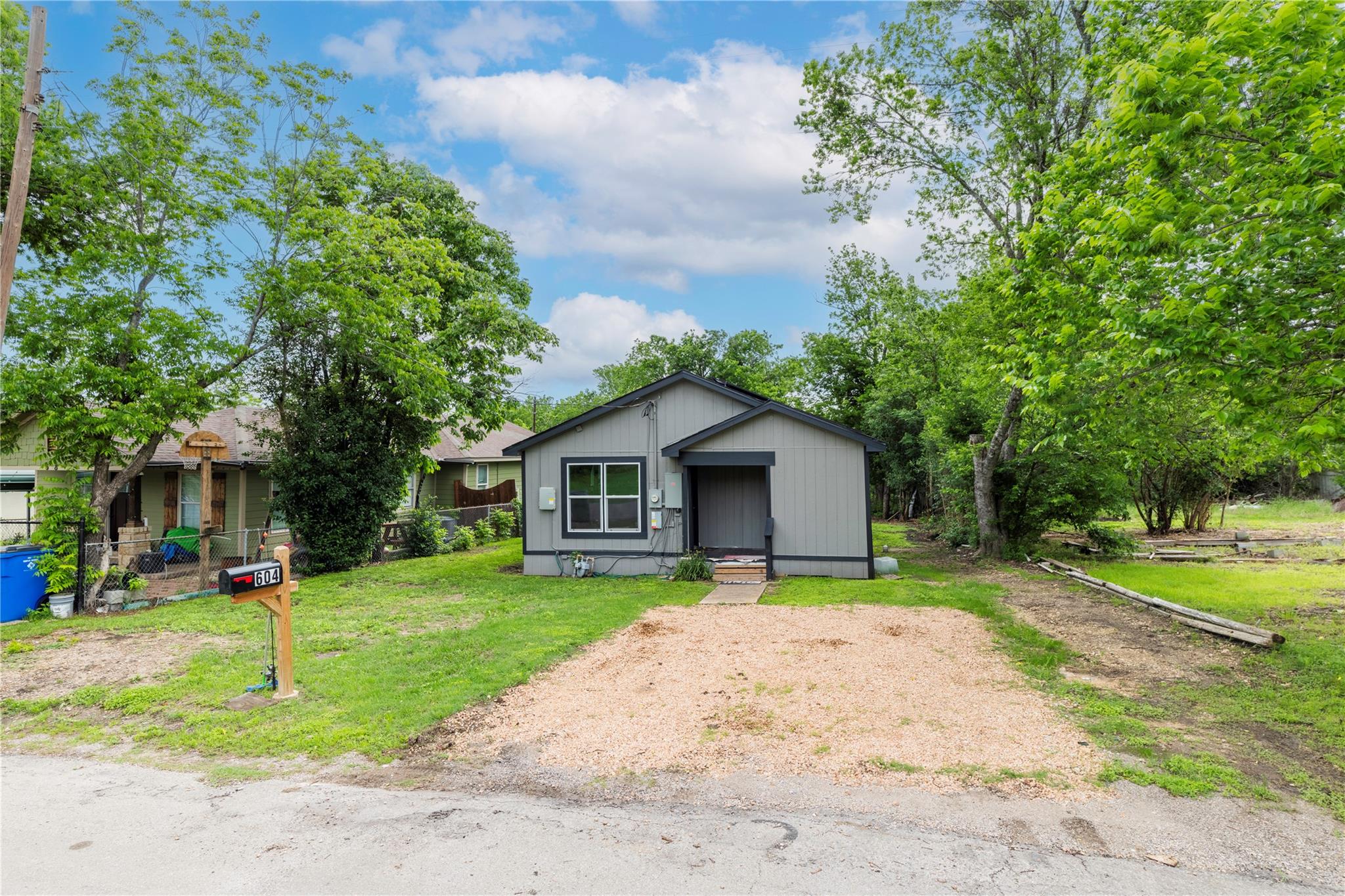 604 Burkett ST, Taylor, TX 76574