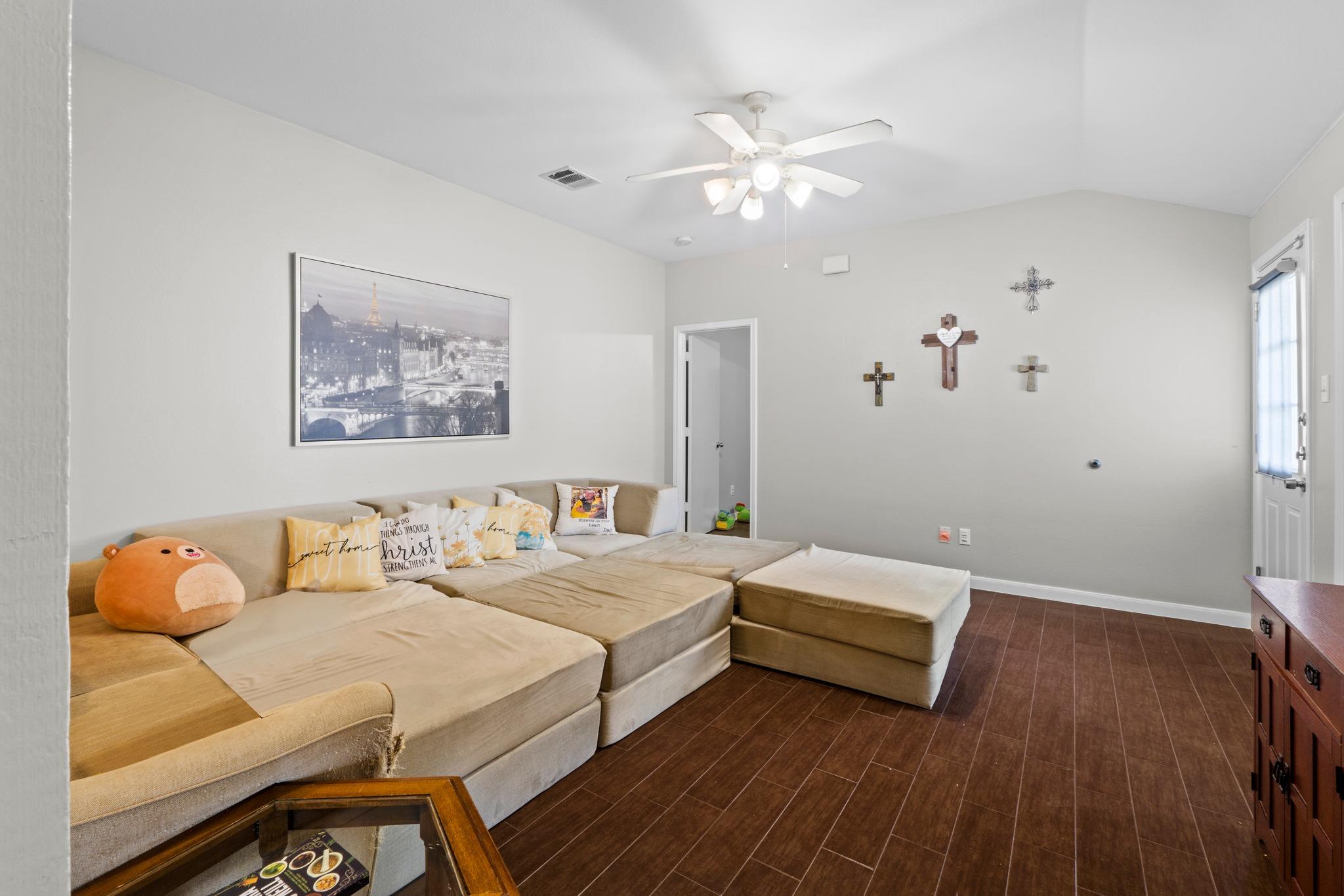 243-245 Marvin CV, Hutto, TX 78634