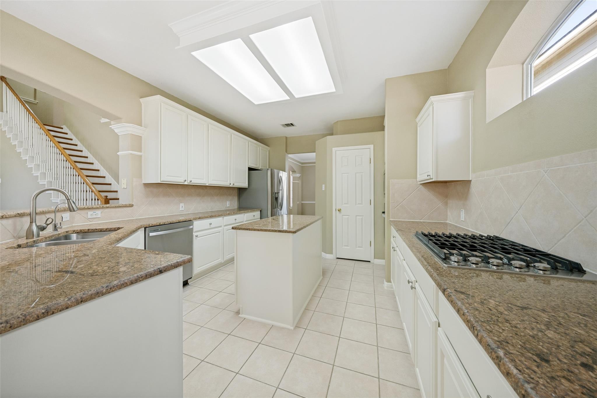 2244 Fernspring DR, Round Rock, TX 78665