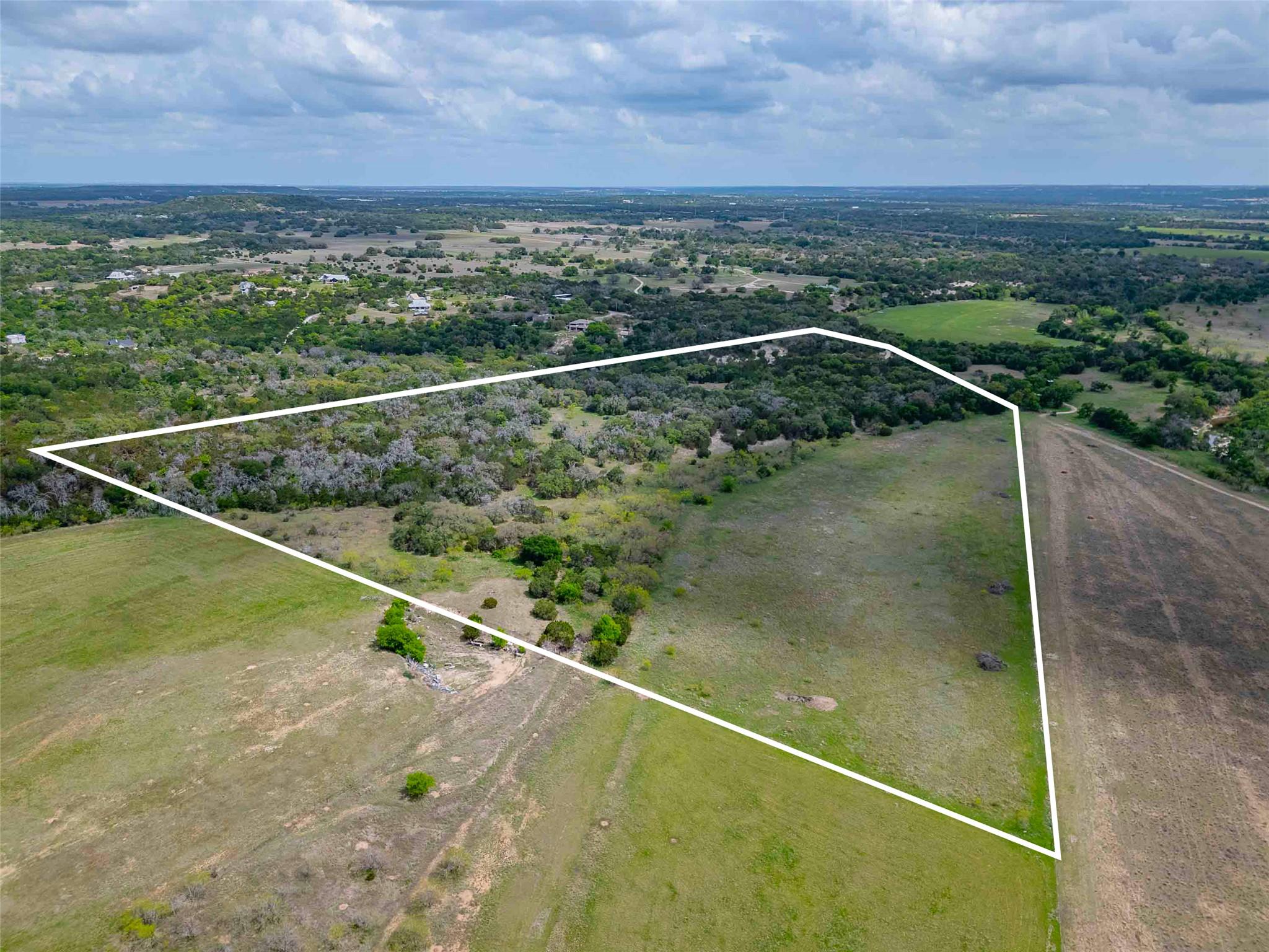 910 Abbey RD, Liberty Hill, TX 78642