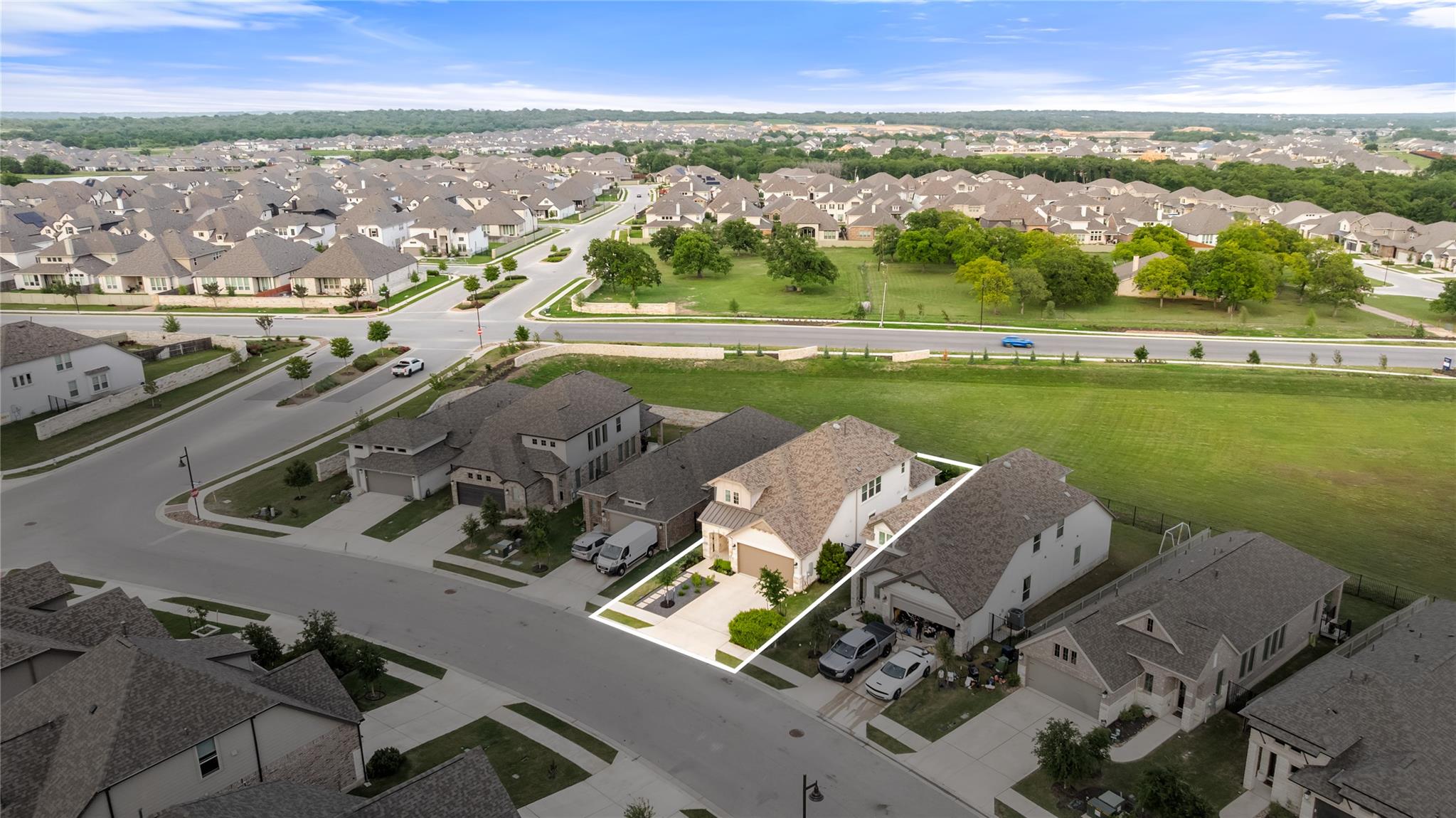 113 Dycus BND, Liberty Hill, TX 78642