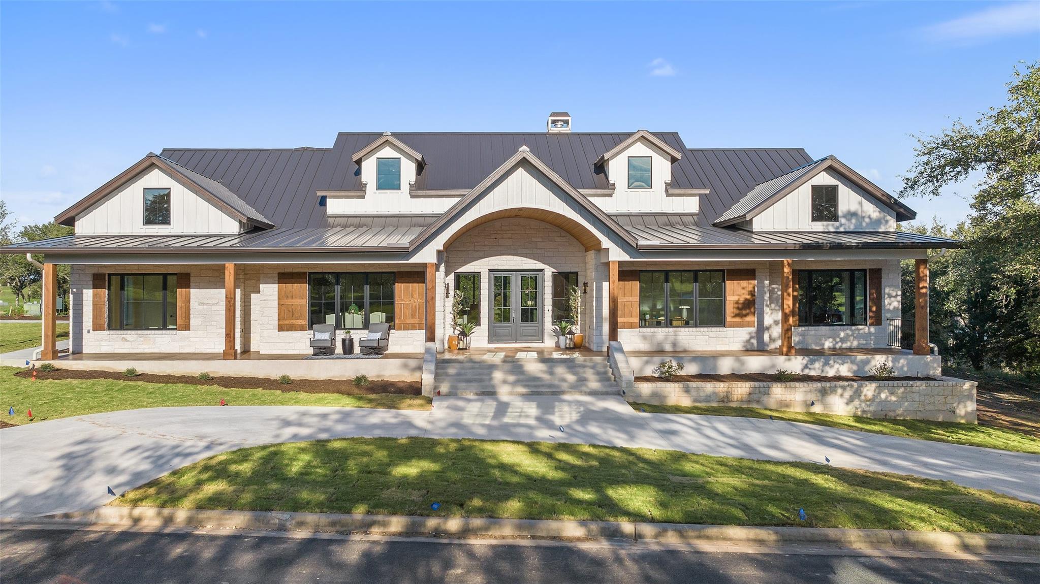 2401 Sailboat Ps, Spicewood, TX 78669