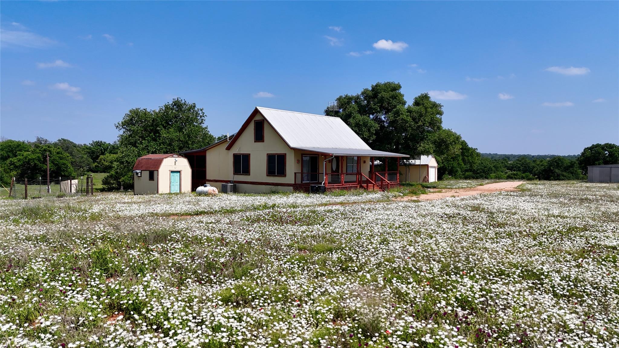 8653 N State Hwy 16, Llano, TX 78643