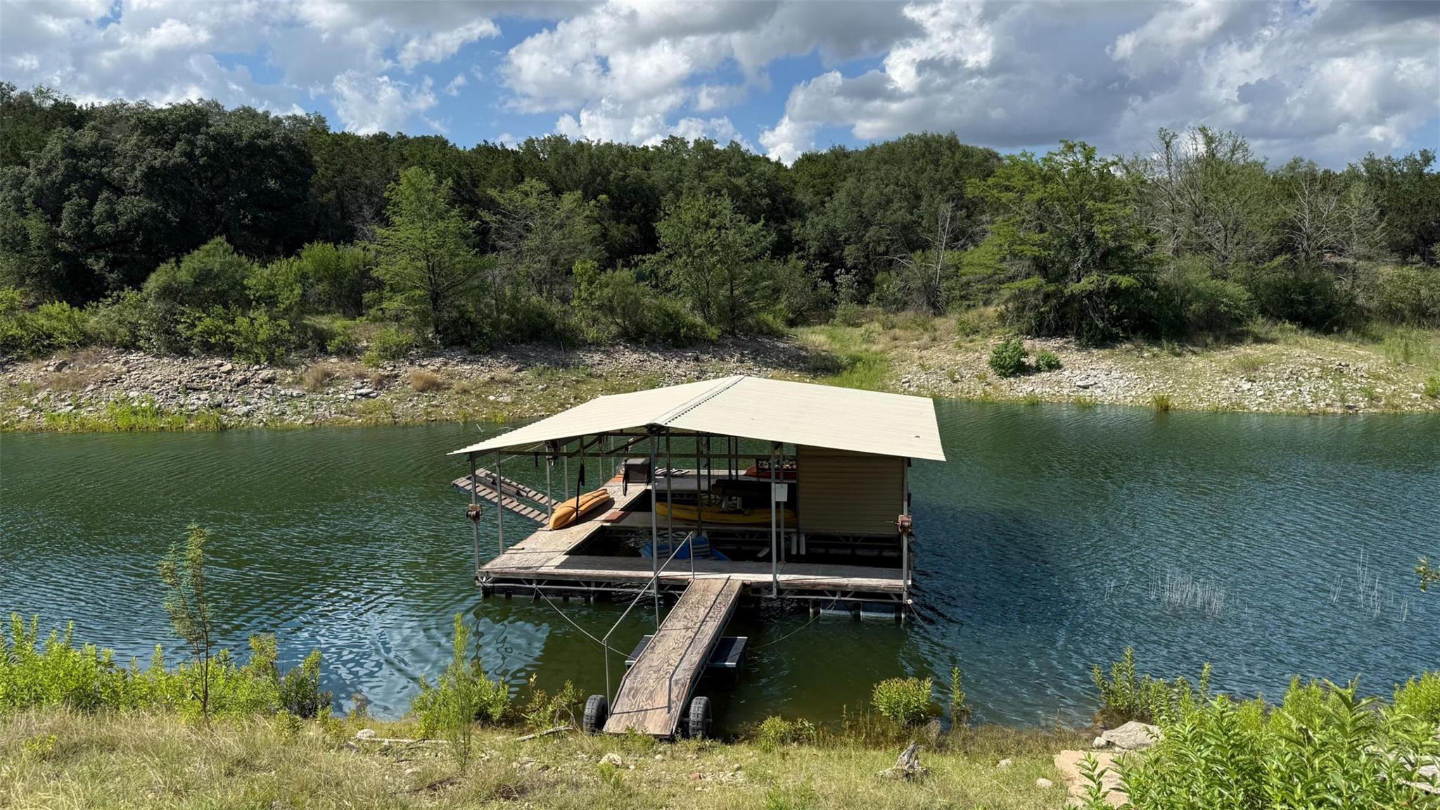 25420 Cove DR, Spicewood, TX 78669