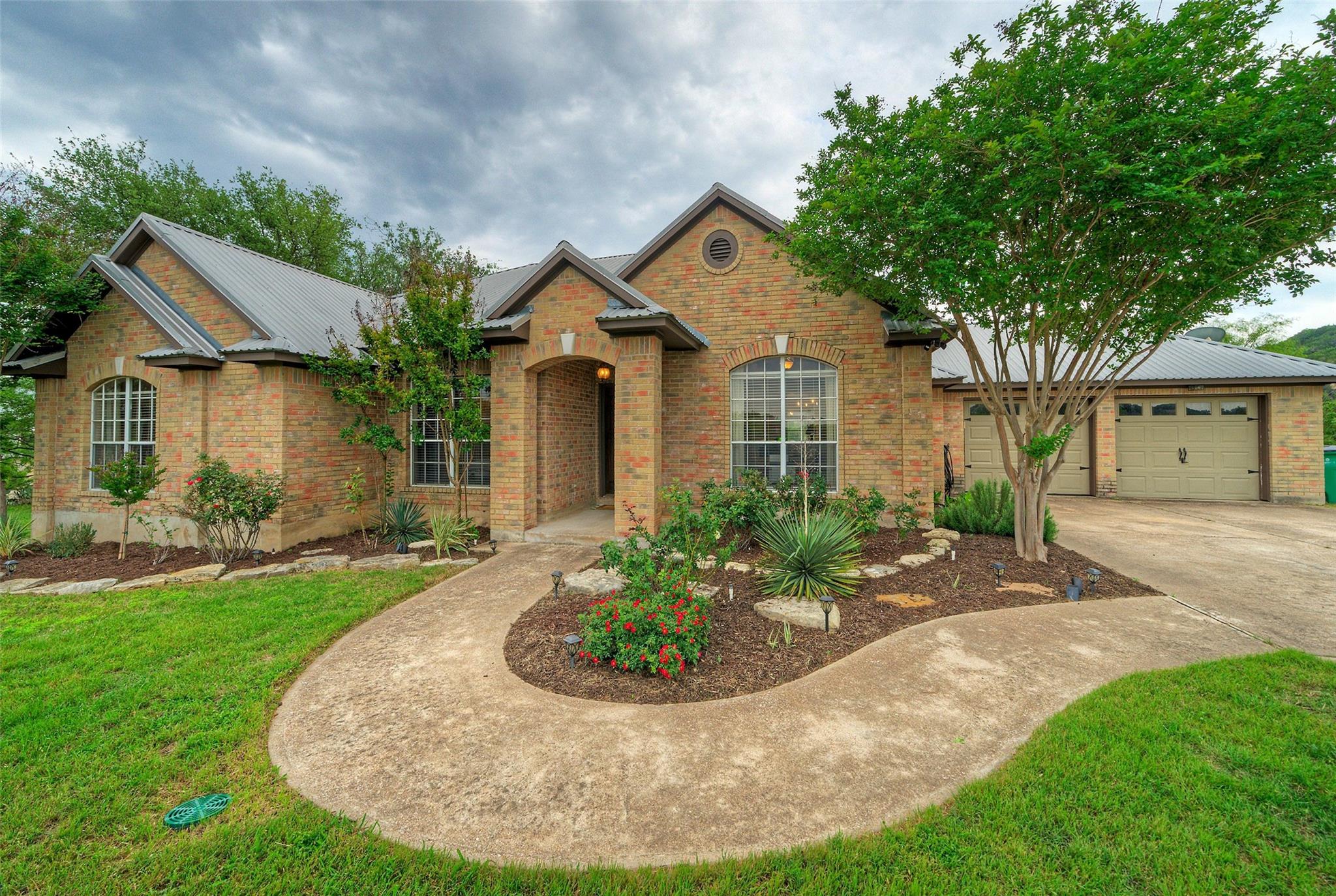 511 Chaneys XING, Bertram, TX 78605
