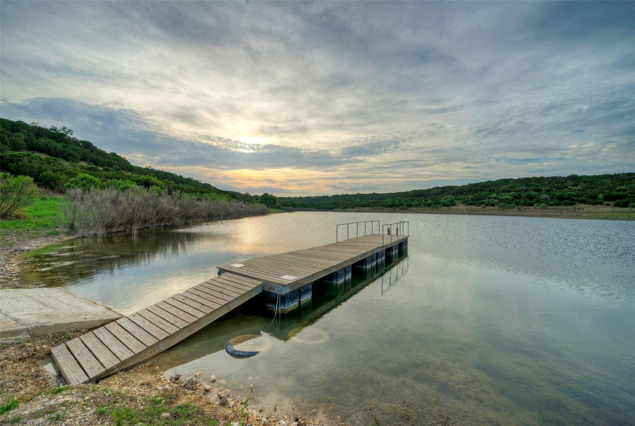 511 Chaneys XING, Bertram, TX 78605