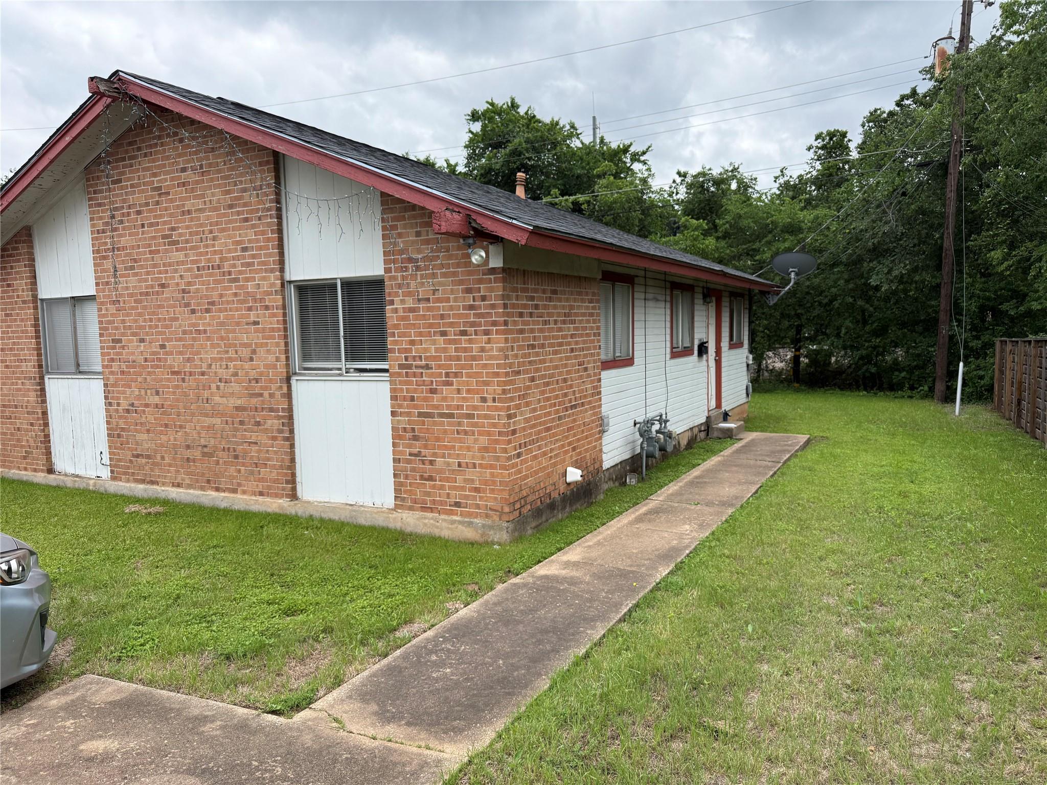1303 Falcon CV, Austin, TX 78745