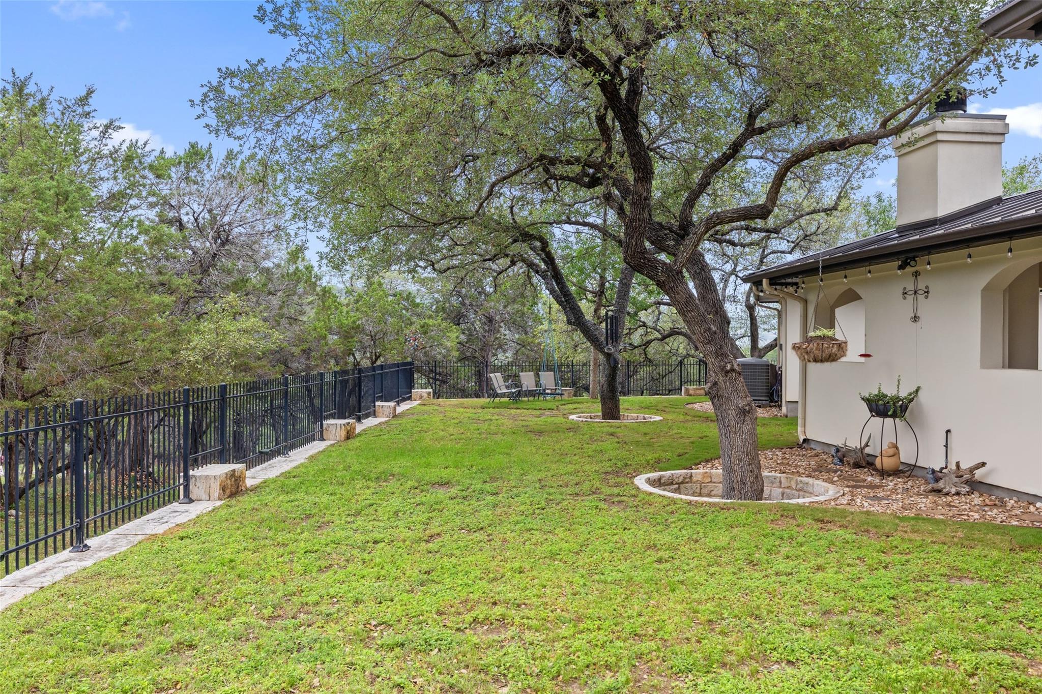 2413 Arion CIR, Austin, TX 78730