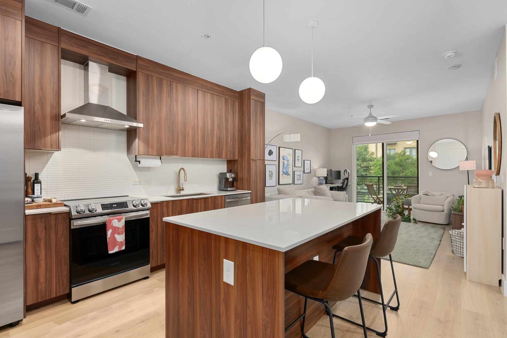 1701 Simond Ave #215, Austin, TX 78723