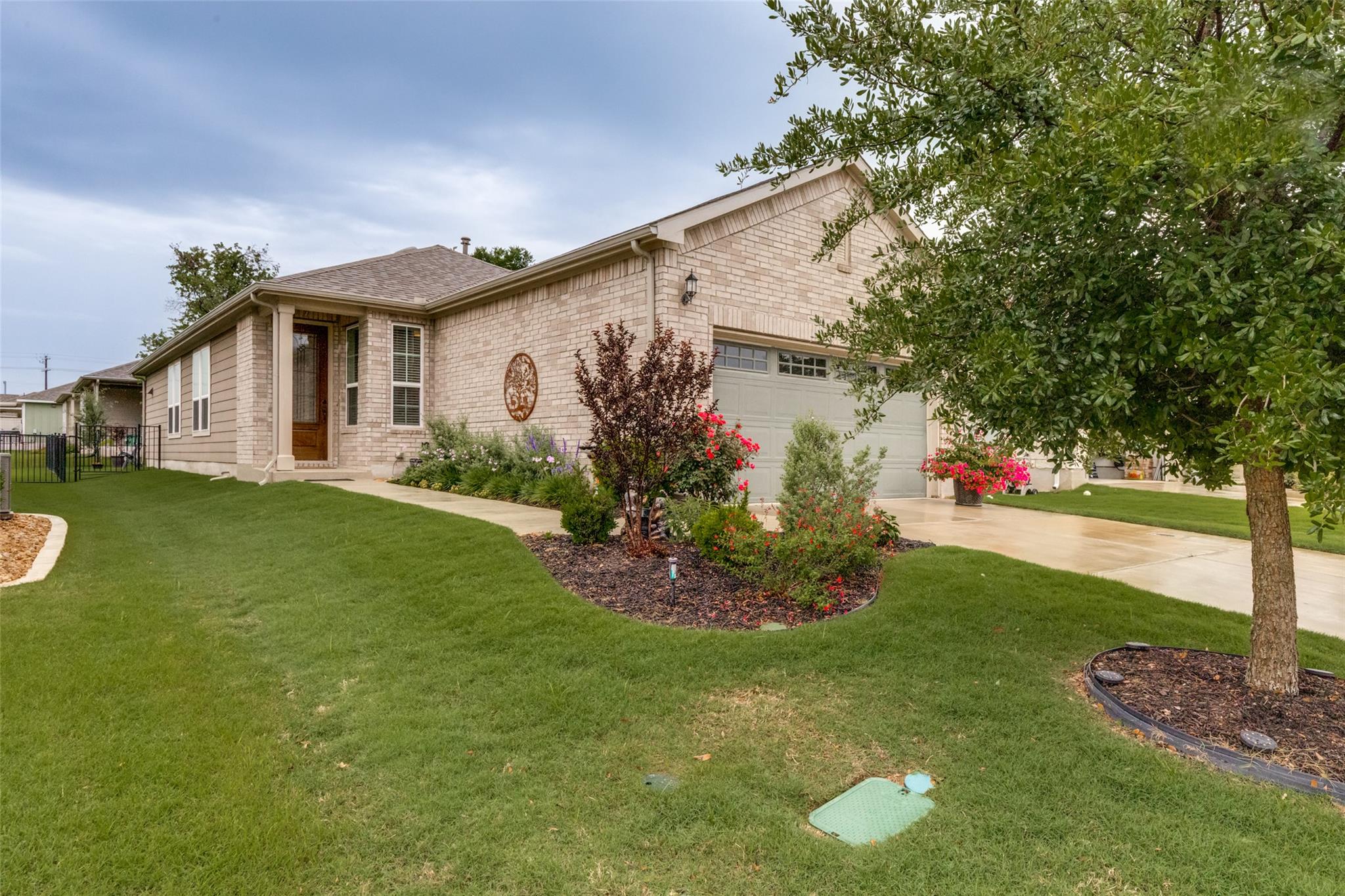 702 Saratoga LN, Georgetown, TX 78633