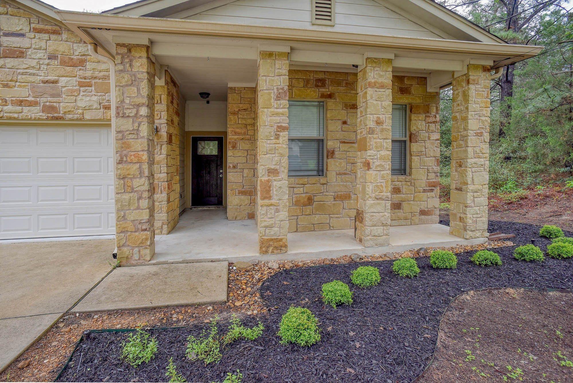 105 S Kaupo DR, Bastrop, TX 78602