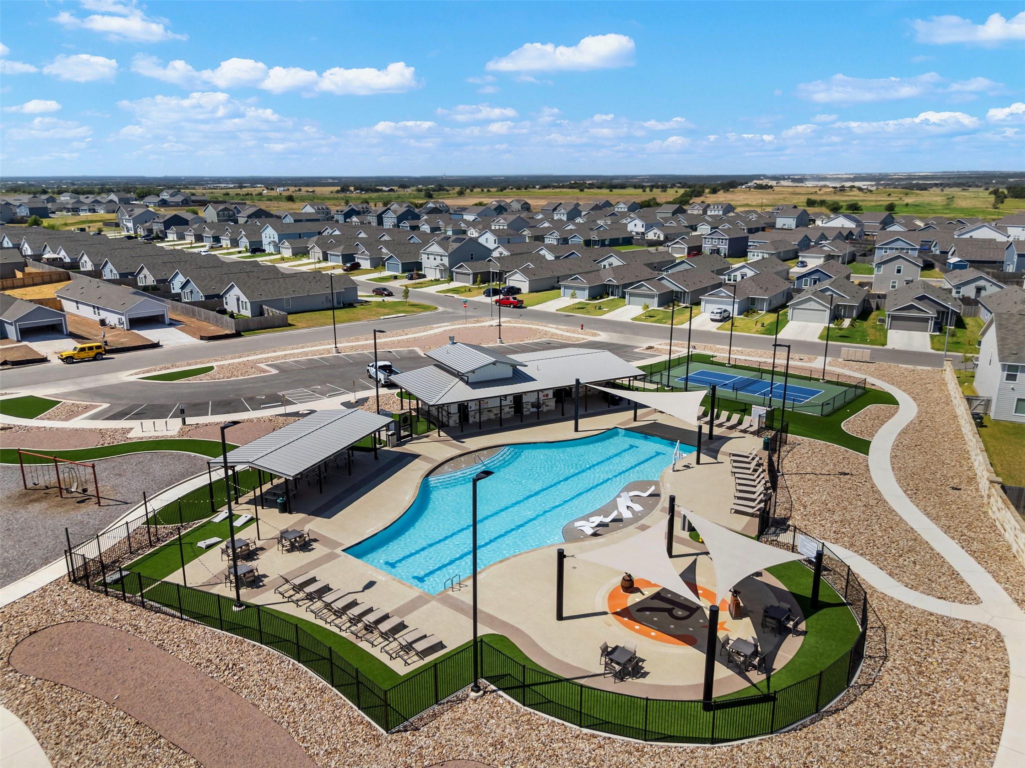 333 Cowpoke DR, Jarrell, TX 76537