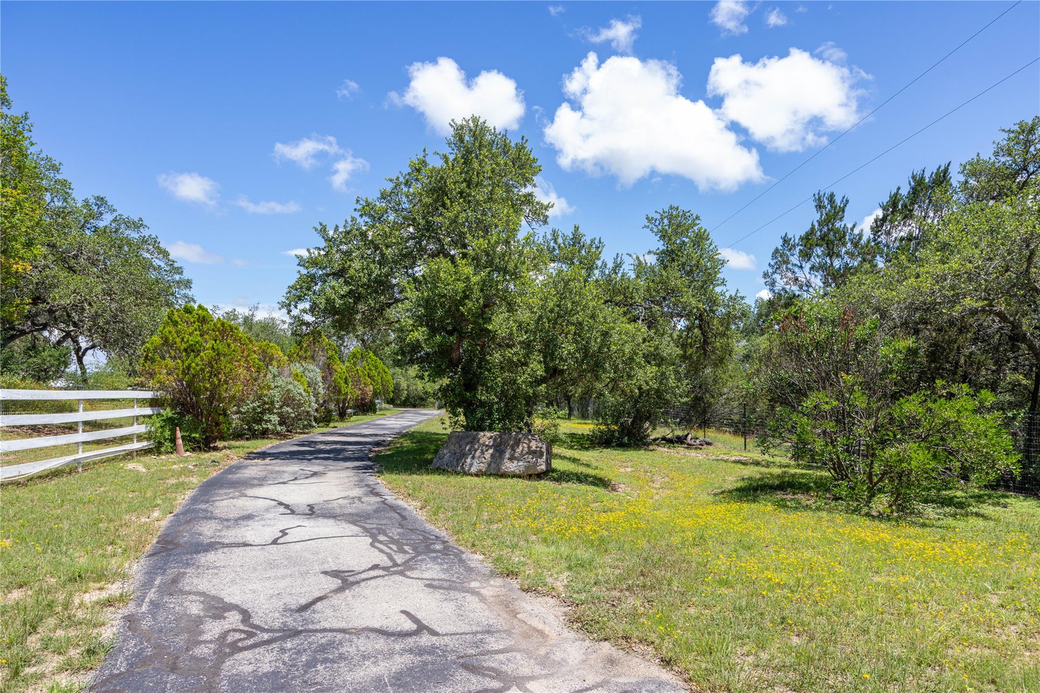 1645 Agarita DR, Fischer, TX 78623