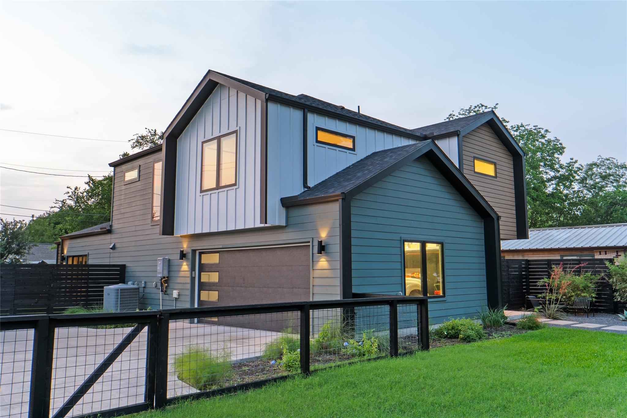 8300 Hathaway DR, Austin, TX 78757