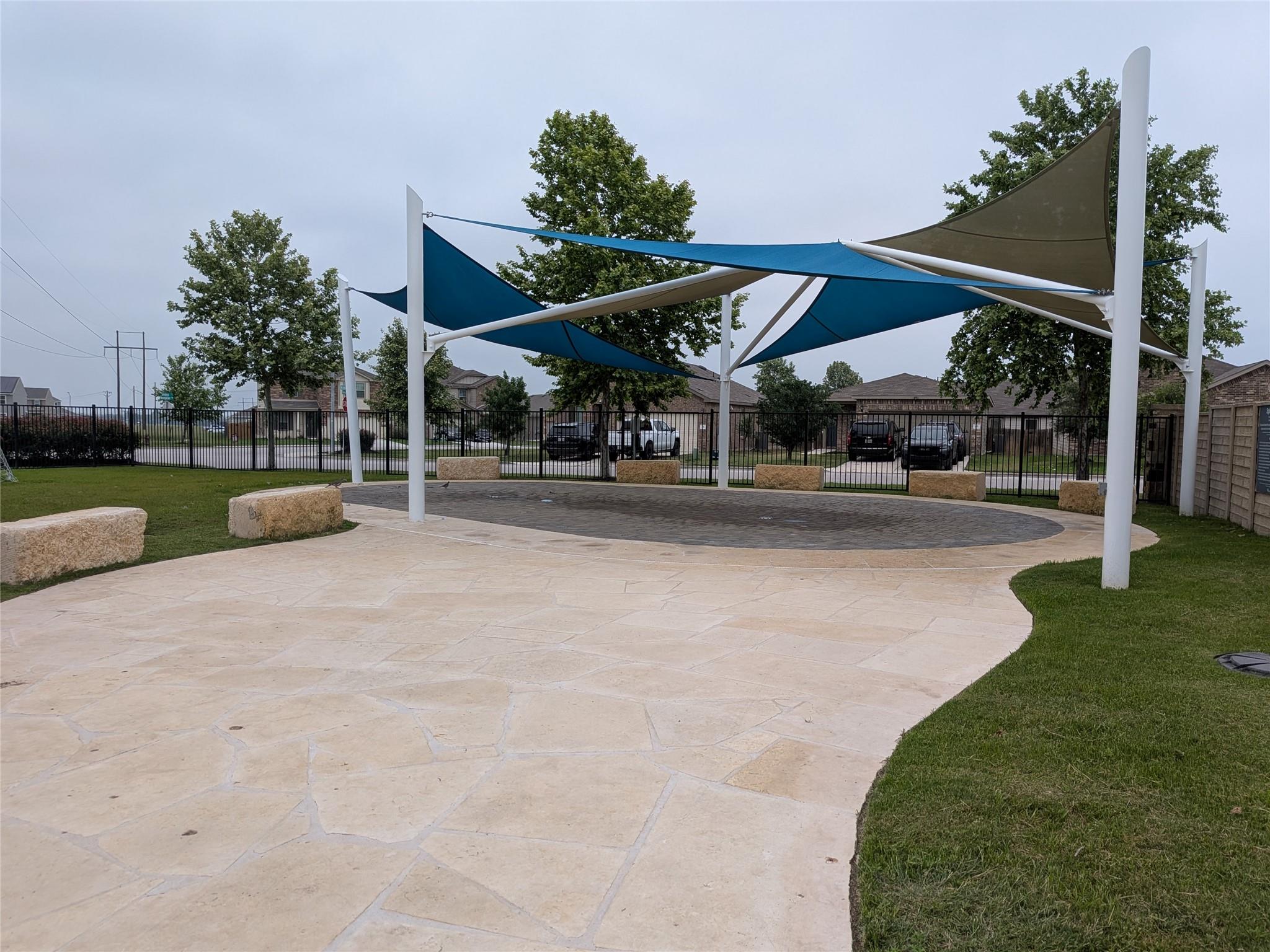 212 Foster LN, Jarrell, TX 76537