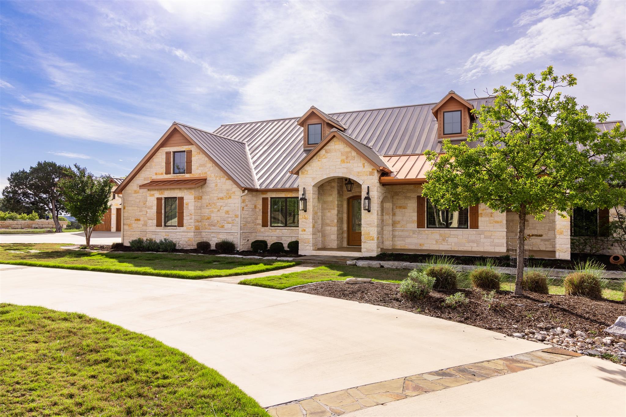 357 Cypress Estates PKWY, Ingram, TX 78025
