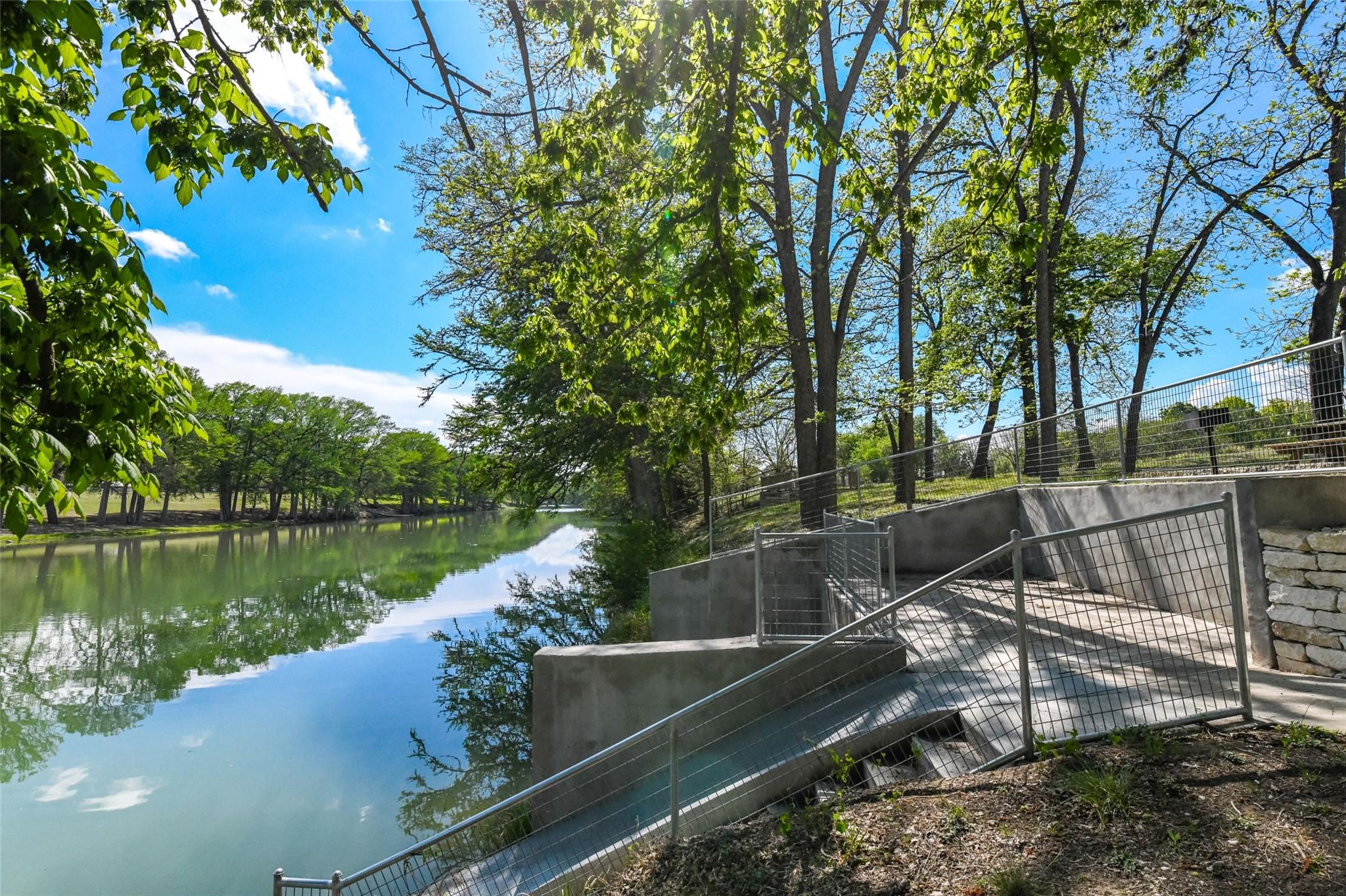 357 Cypress Estates PKWY, Ingram, TX 78025