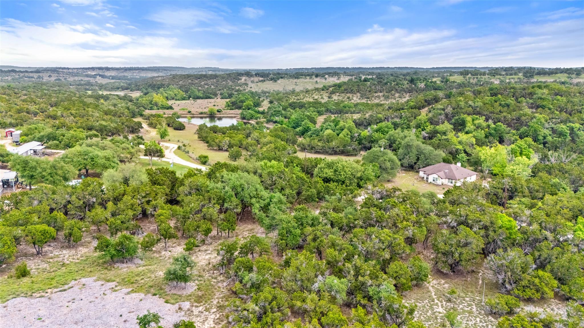 369 Onion Creek LN, Blanco, TX 78606