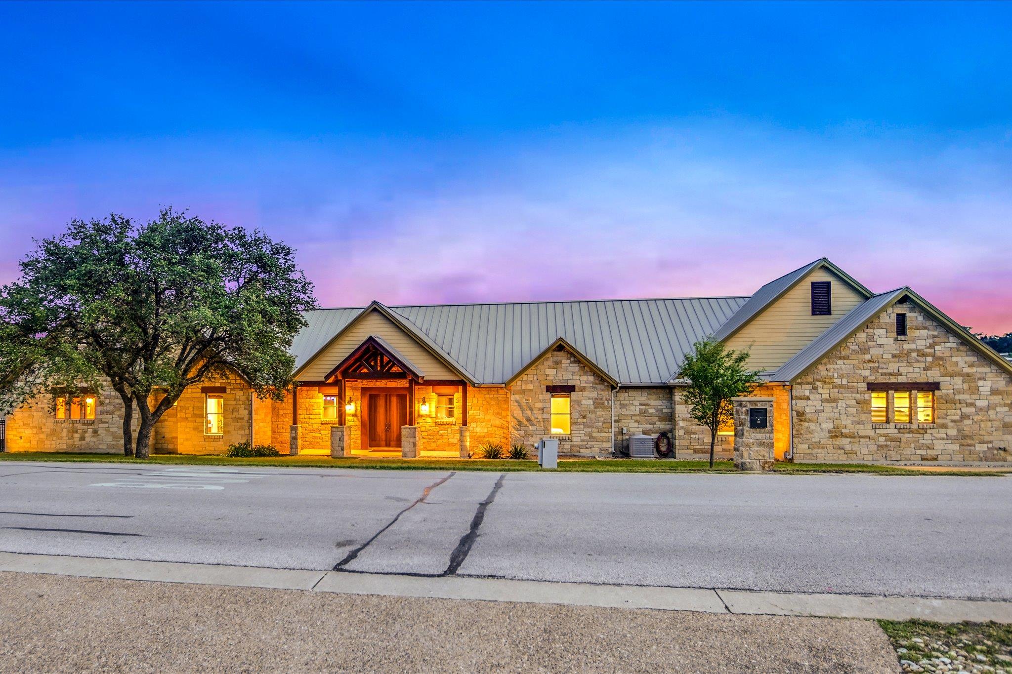 409 Venture BLVD S, Point Venture, TX 78645