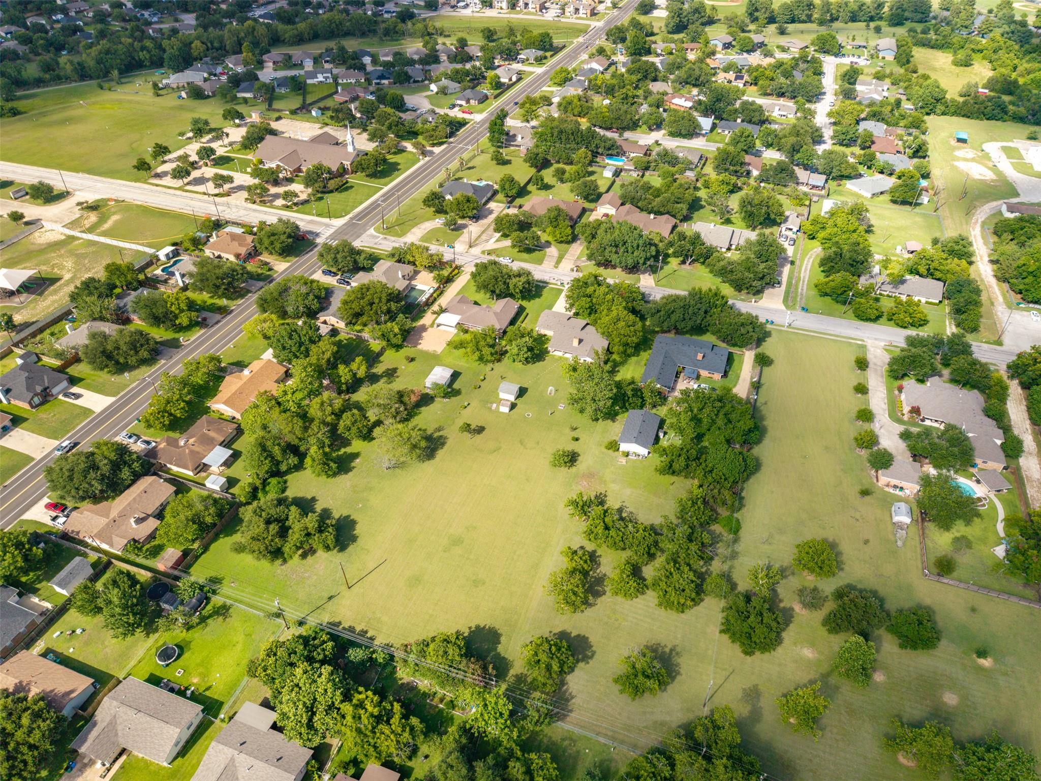 2707 North DR, Taylor, TX 76574