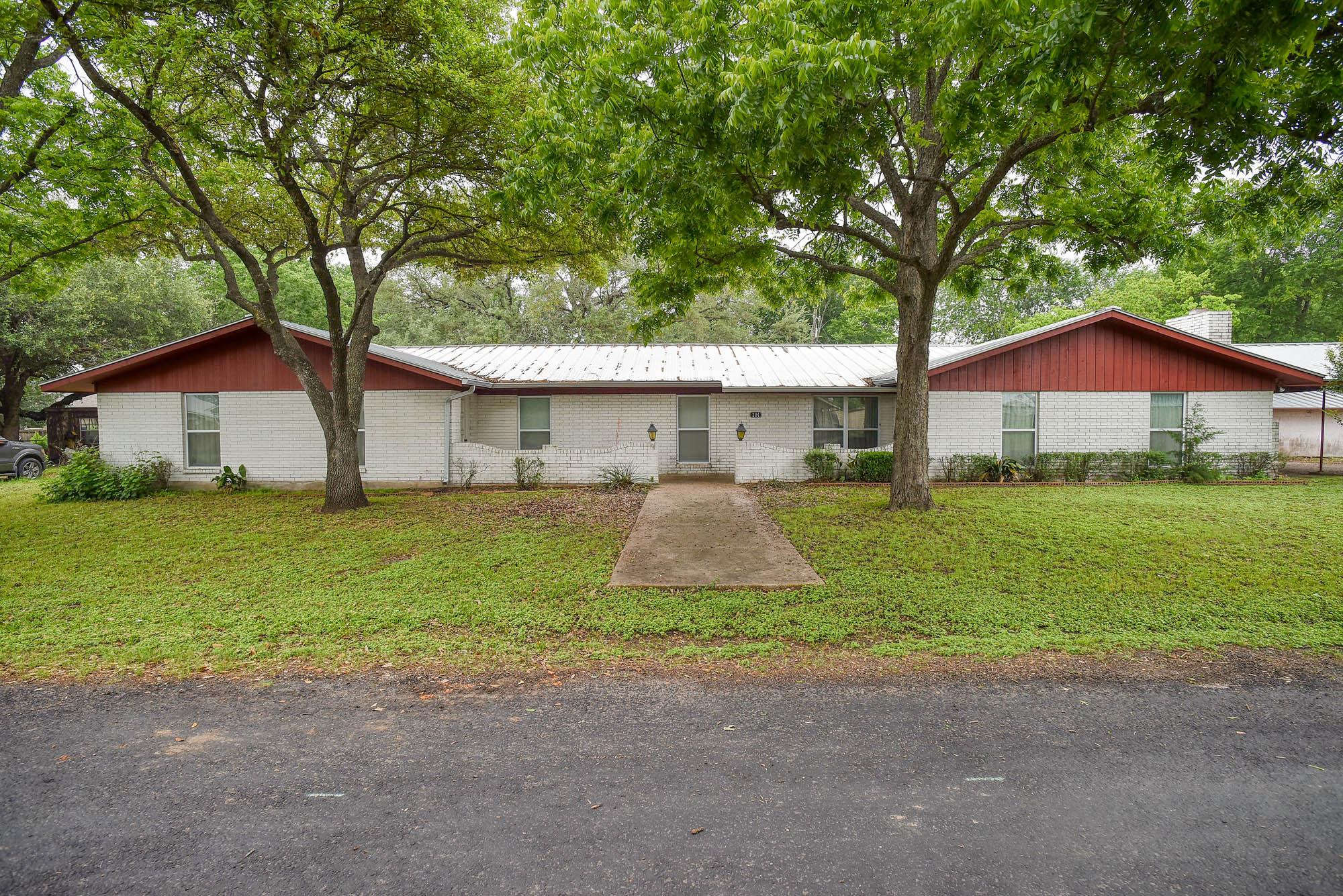 204 Maynard ST, Bastrop, TX 78602