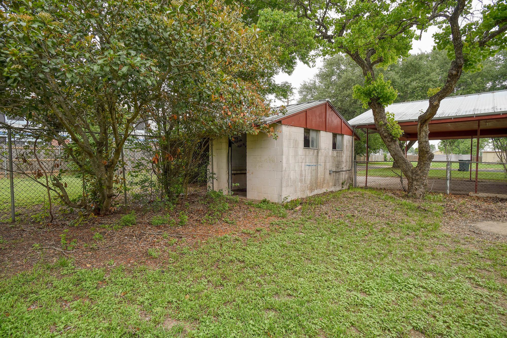 204 Maynard ST, Bastrop, TX 78602