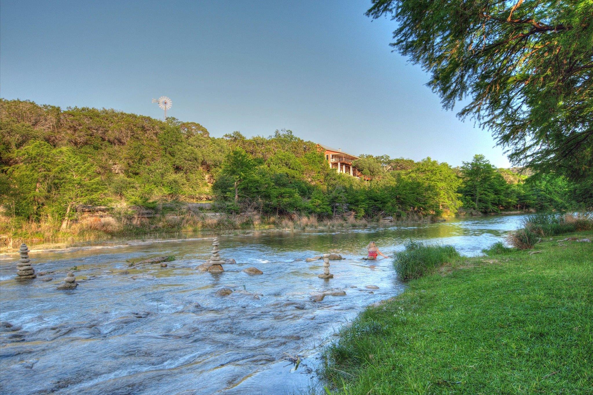 1984 Hilltop DR, Wimberley, TX 78676