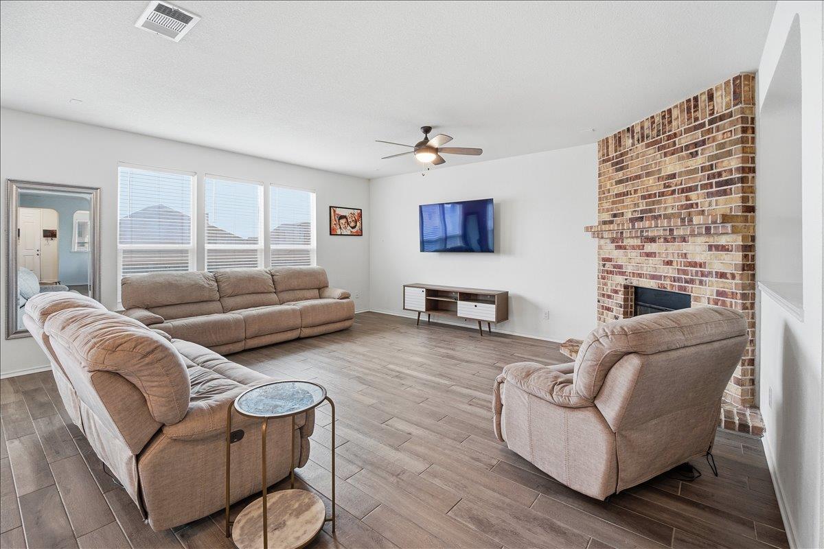 282 Crimson LN, Kyle, TX 78640