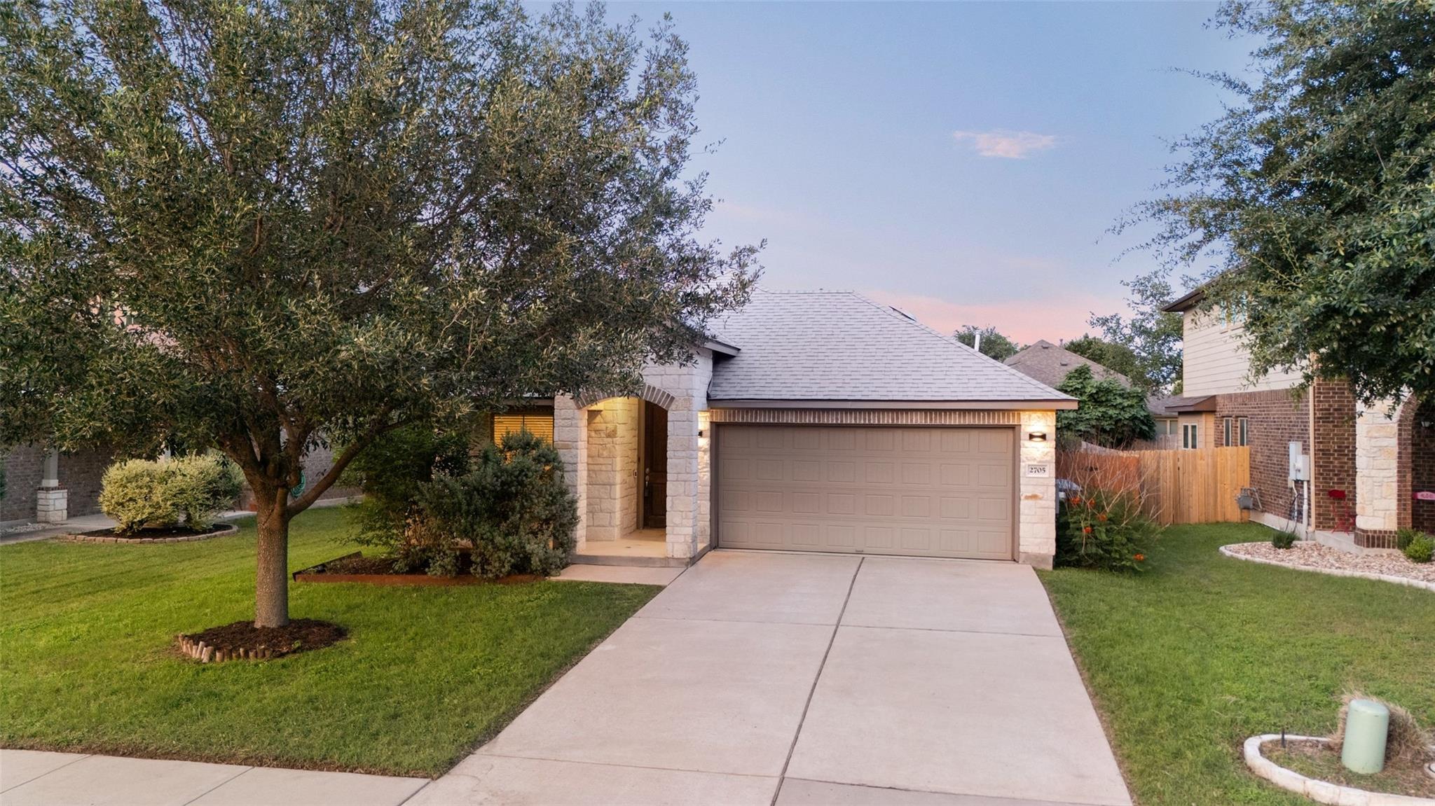 2705 Kingsland Way, Austin, TX 78725