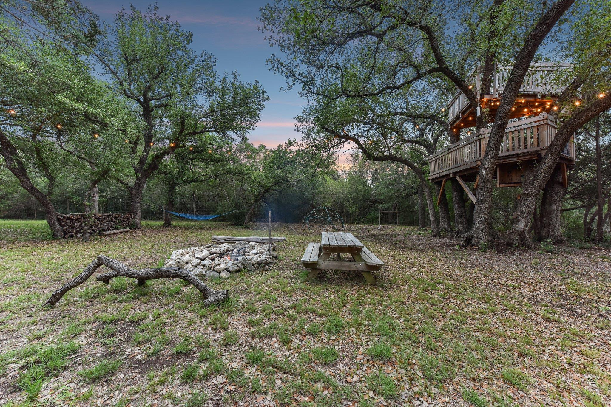 9004 Tara LN, Austin, TX 78737