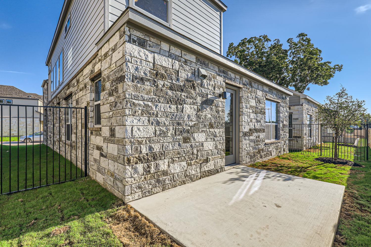 1531 N Red Bud LN #32, Round Rock, TX 78665