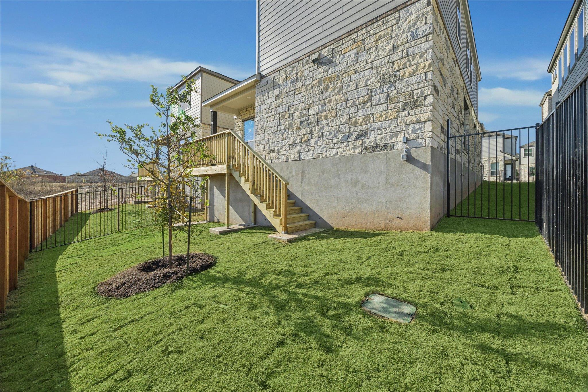 1531 N Red Bud LN #24, Round Rock, TX 78665