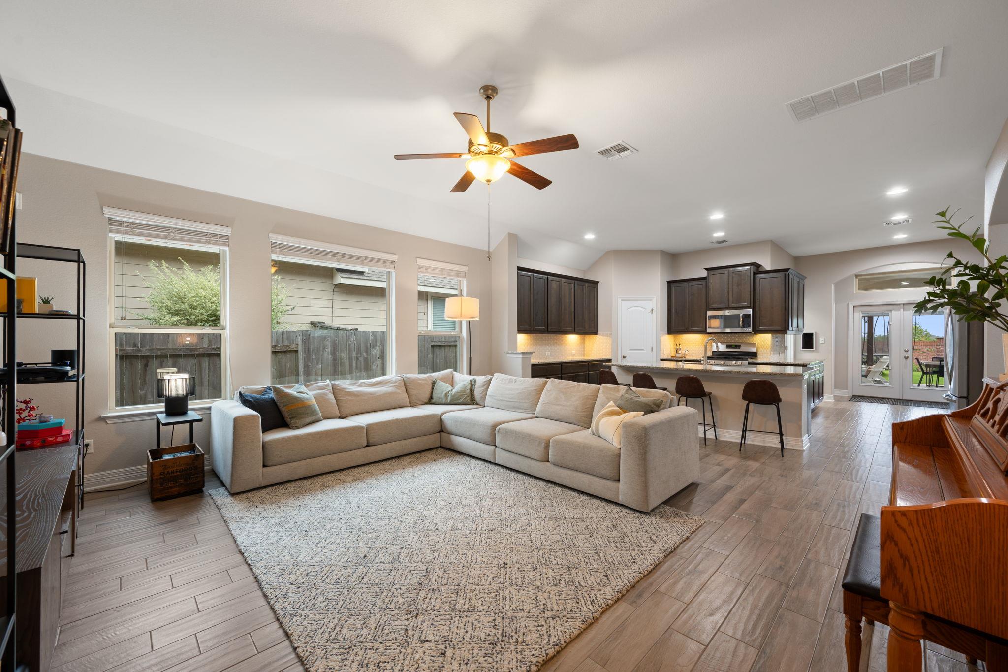 725 Blue Agave LN, Georgetown, TX 78626