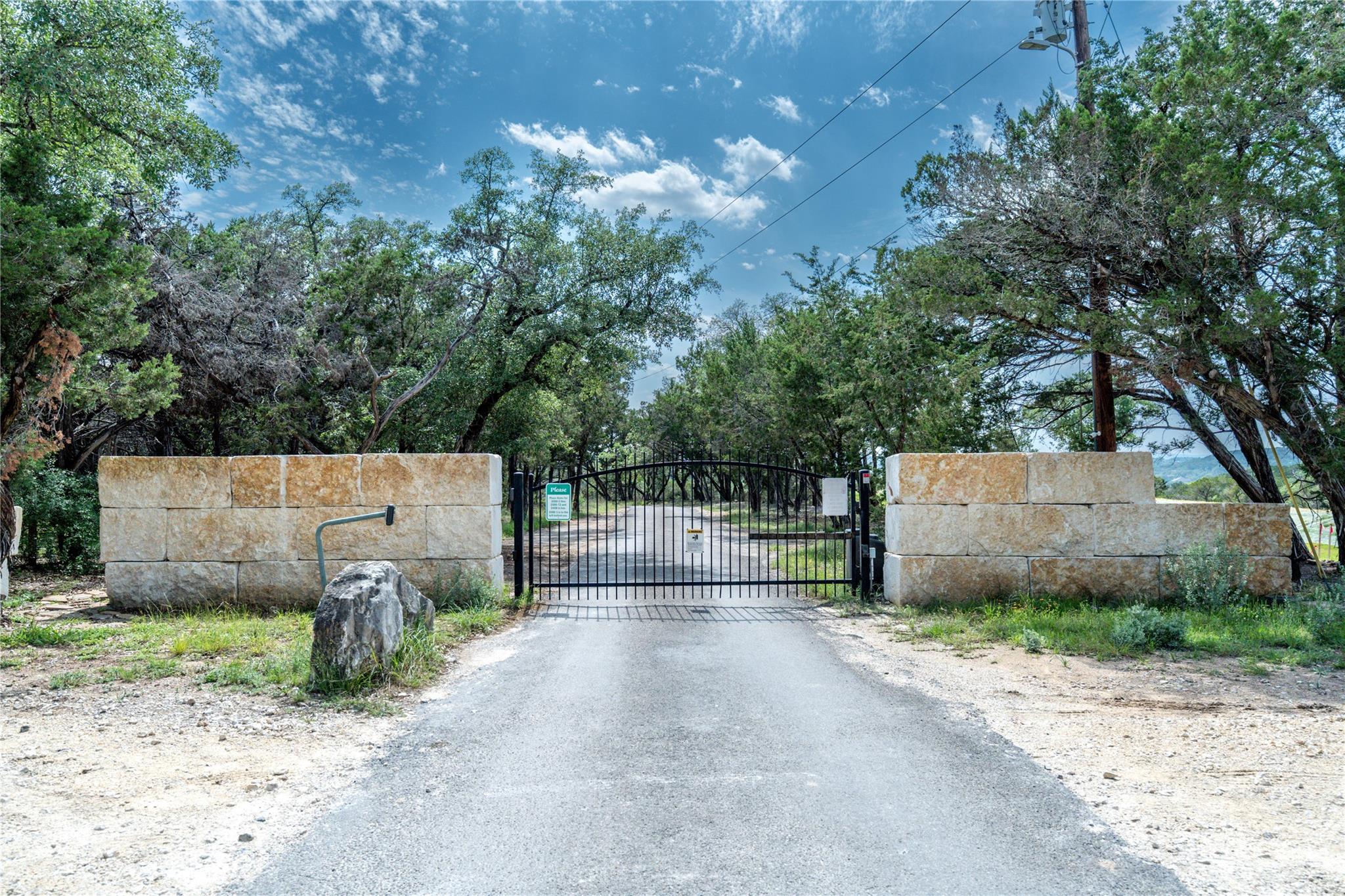 3500 Lohmans Ford RD #17, Lago Vista, TX 78645