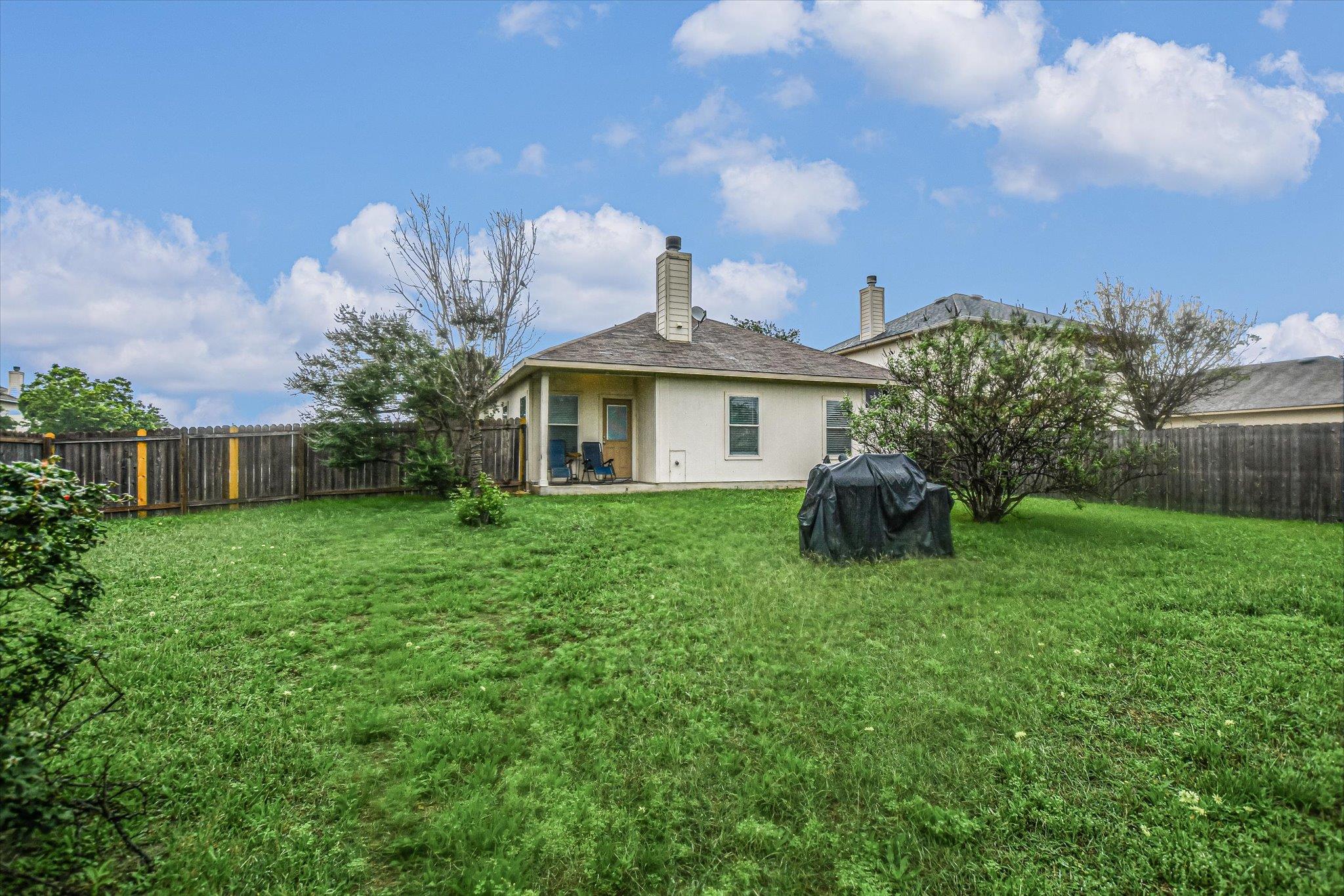 129 Almquist ST, Hutto, TX 78634