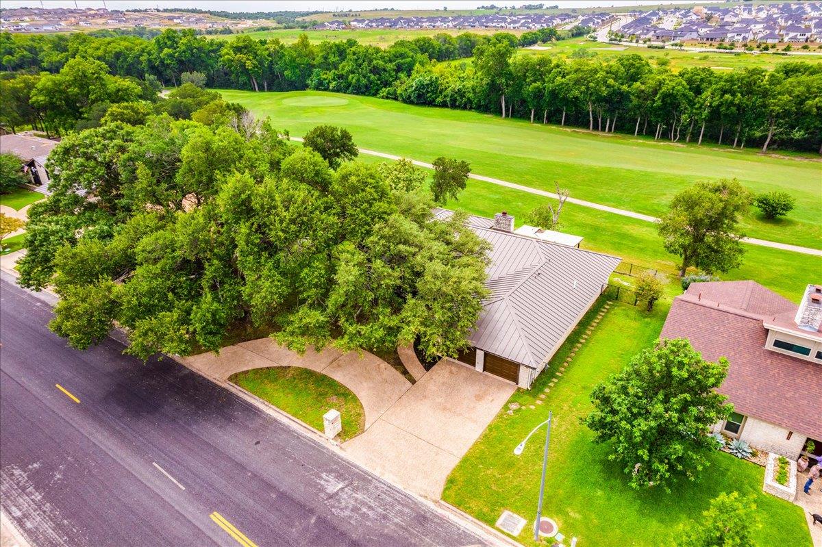 11146 Pinehurst DR, Austin, TX 78747