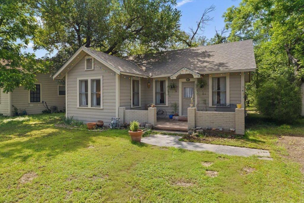 807 Cecelia ST, Taylor, TX 76574
