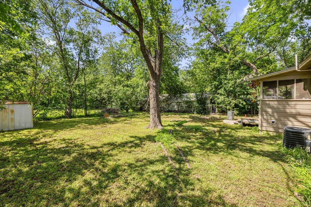 807 Cecelia ST, Taylor, TX 76574
