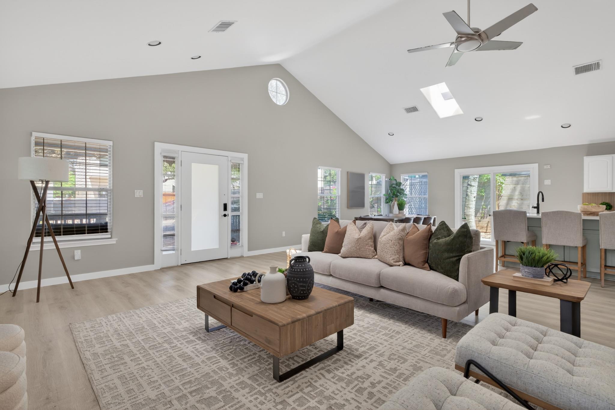 411 W Live Oak ST, Austin, TX 78704